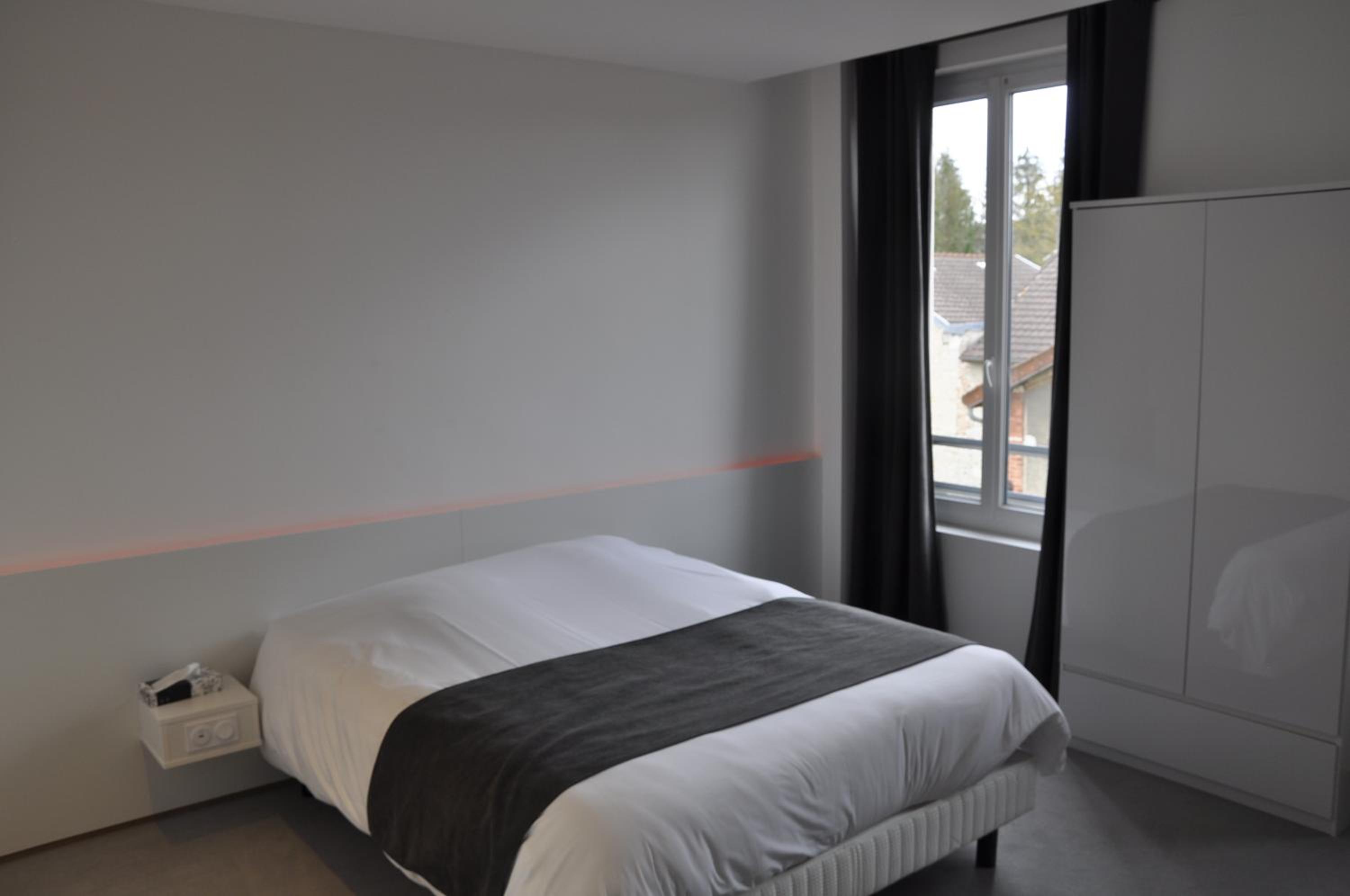 Standard King Room photo 3