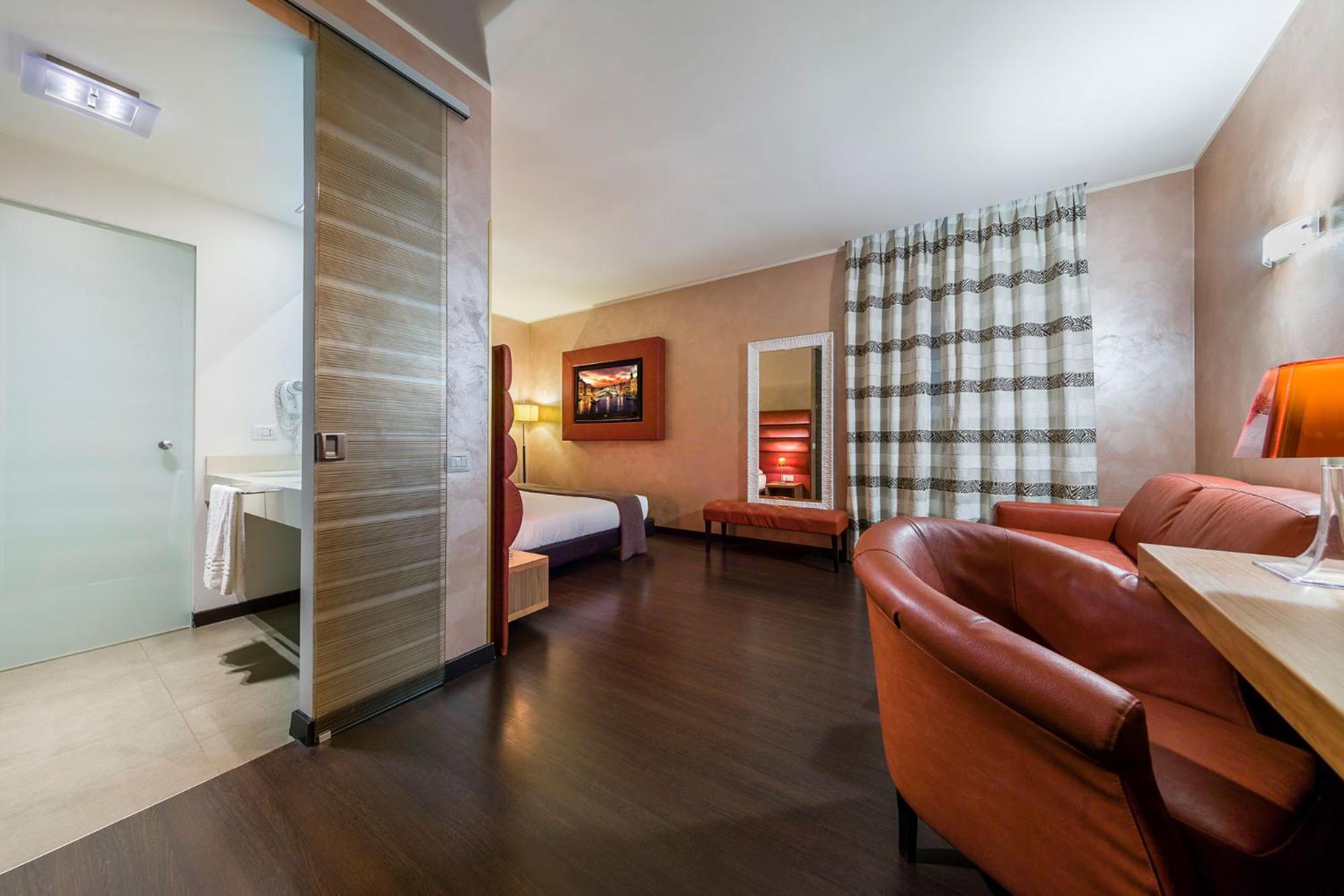 Family Room with Private Bathroom - Photo 1