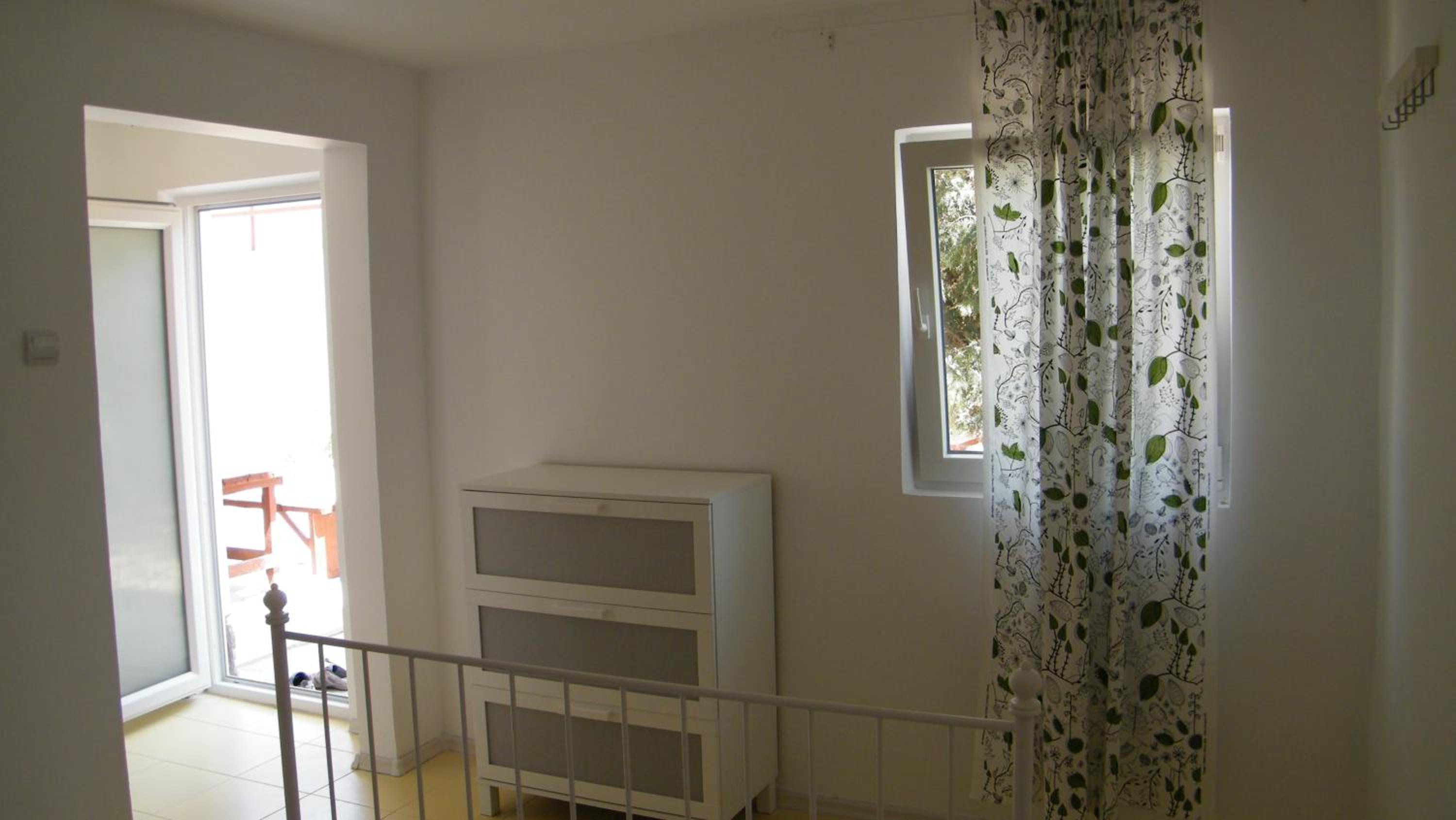 Budget Double Room - Photo 8