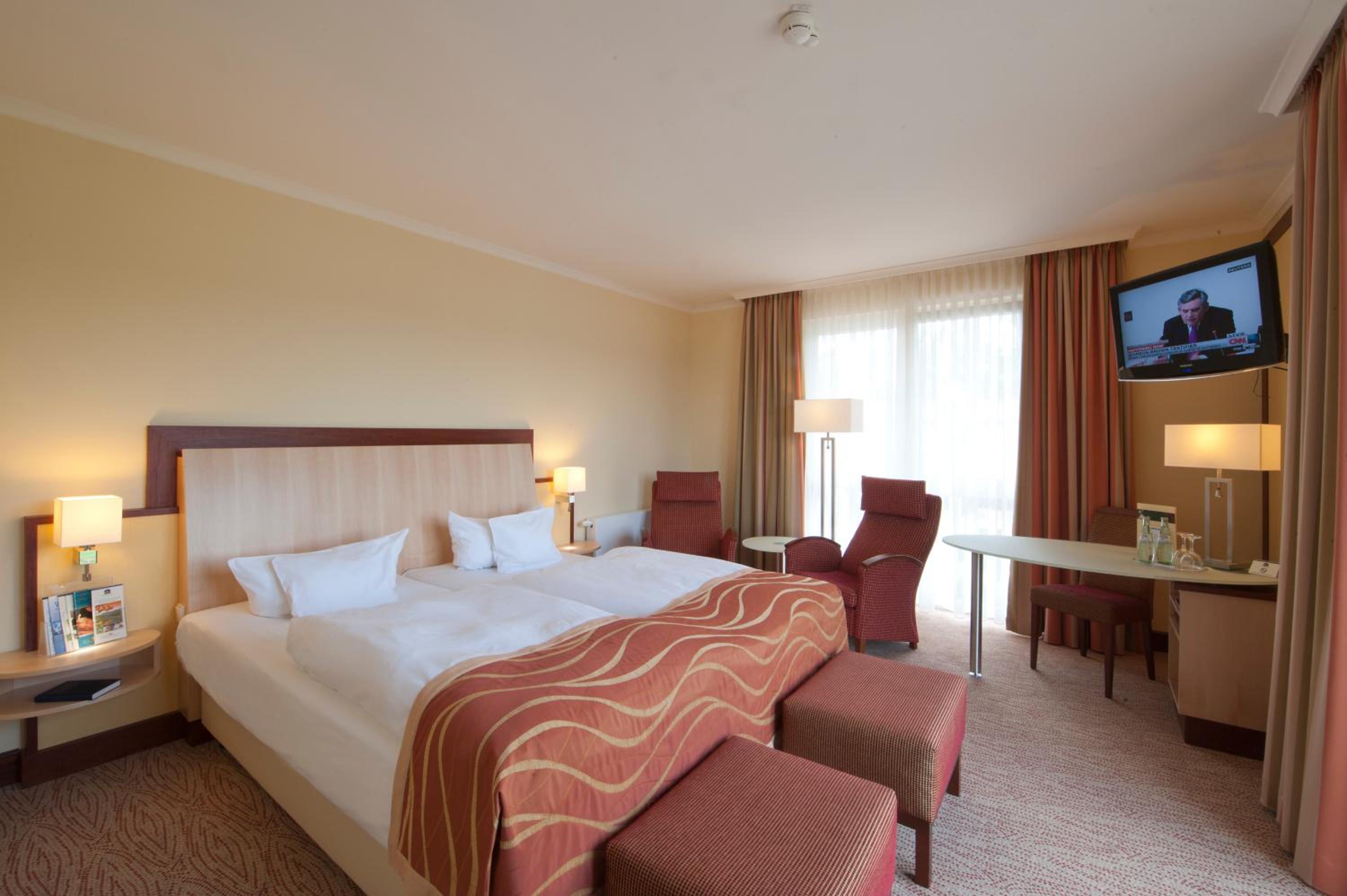 Superior Double Room with Golf Course View - Photo 4
