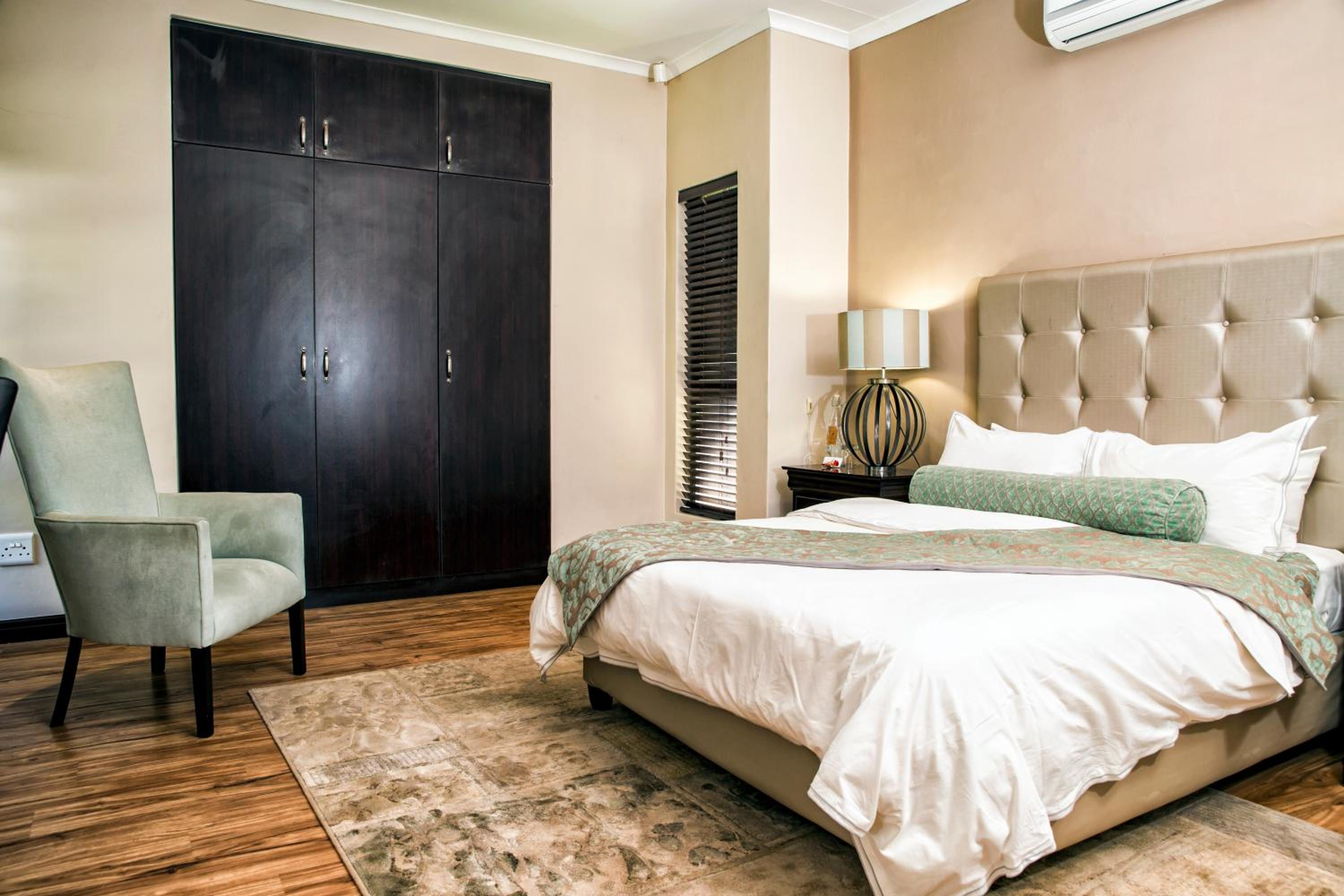 Deluxe Double Room with Shower - Photo 1