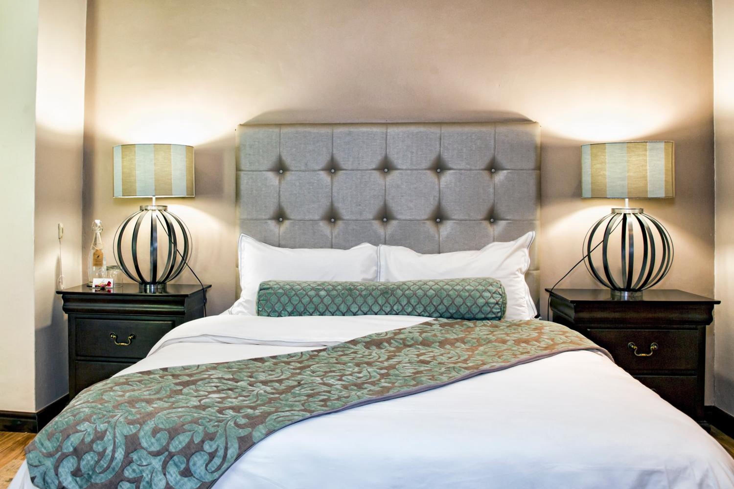 Deluxe Double Room with Shower - Photo 3