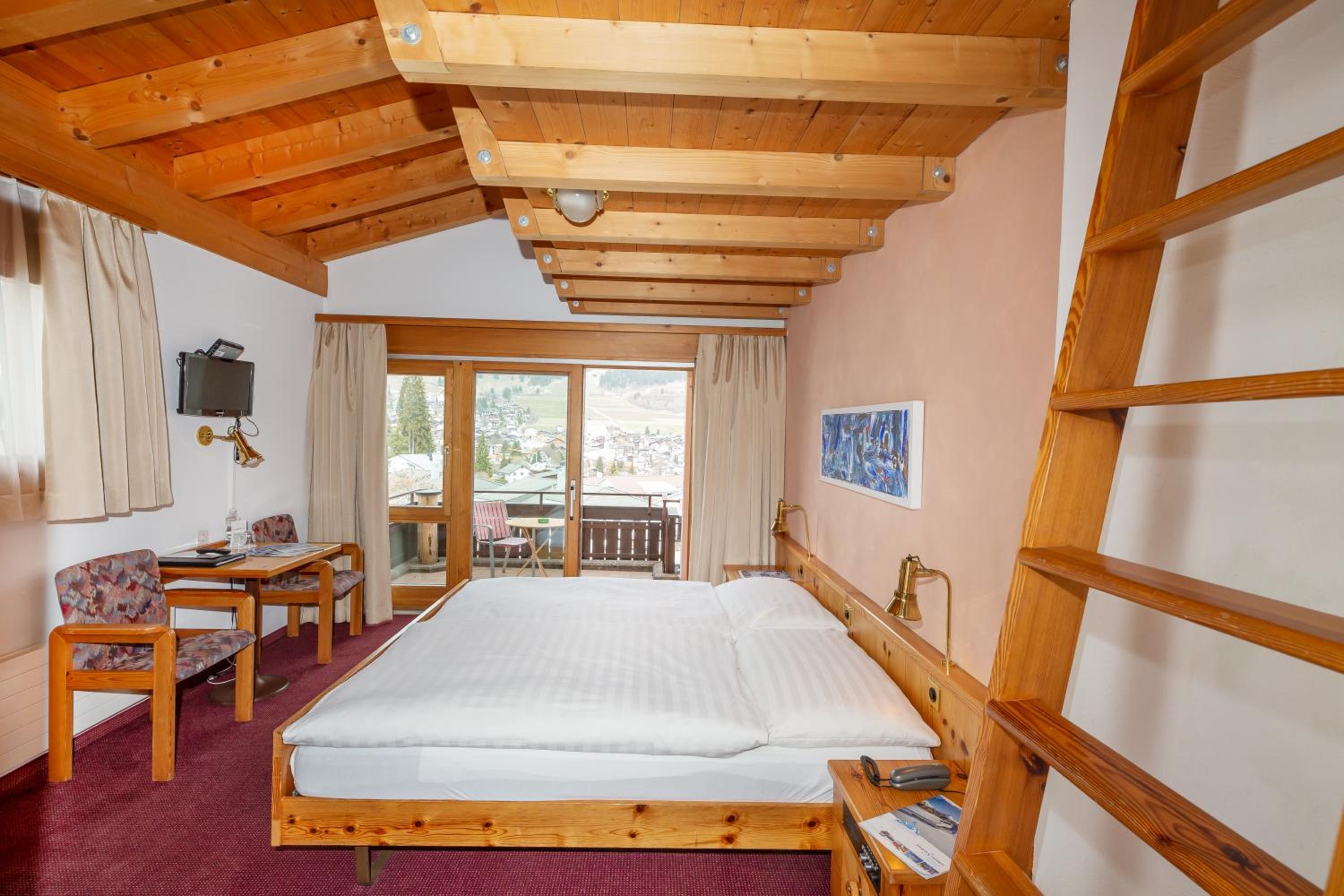 Double Room with Extra Bed - Photo 2