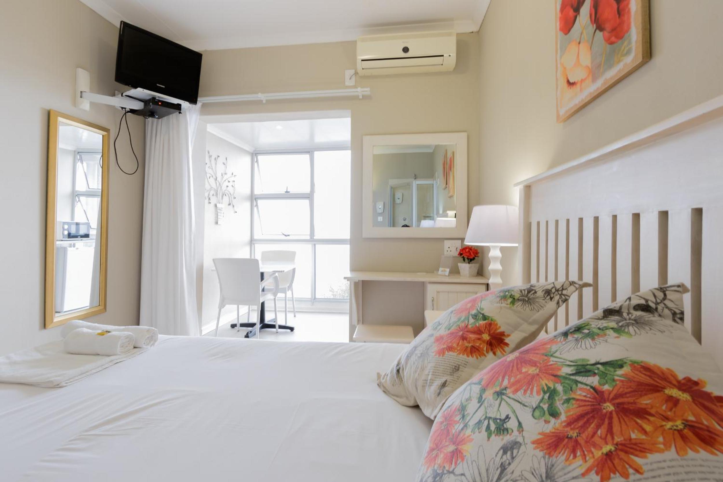 Deluxe Queen Room photo 2