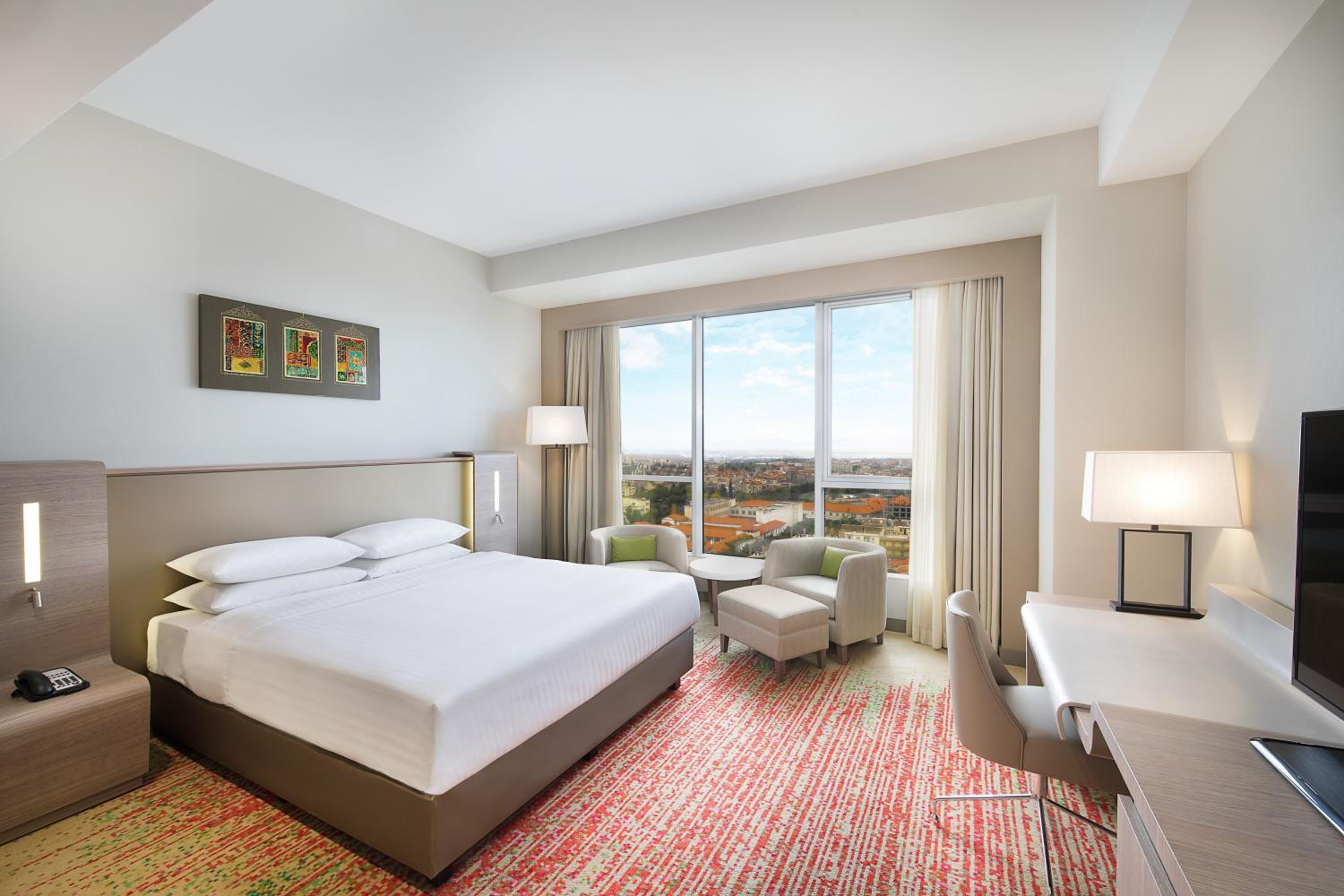 Deluxe room, Larger Guest room, 1 King