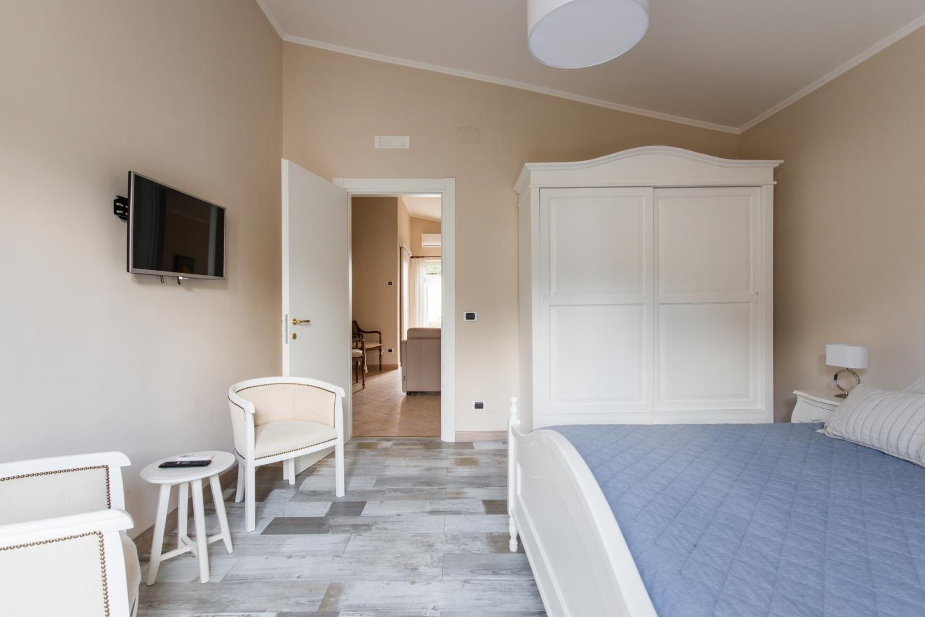 Two-Bedroom Villa - Photo 19