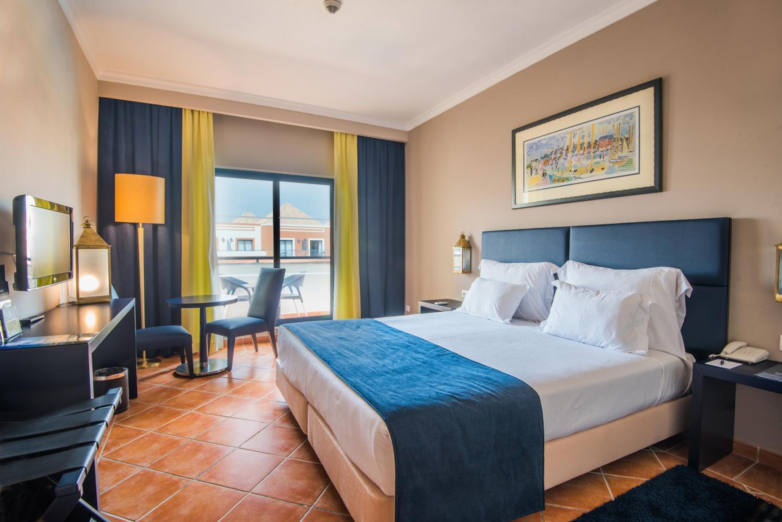 Twin Room - Photo 1