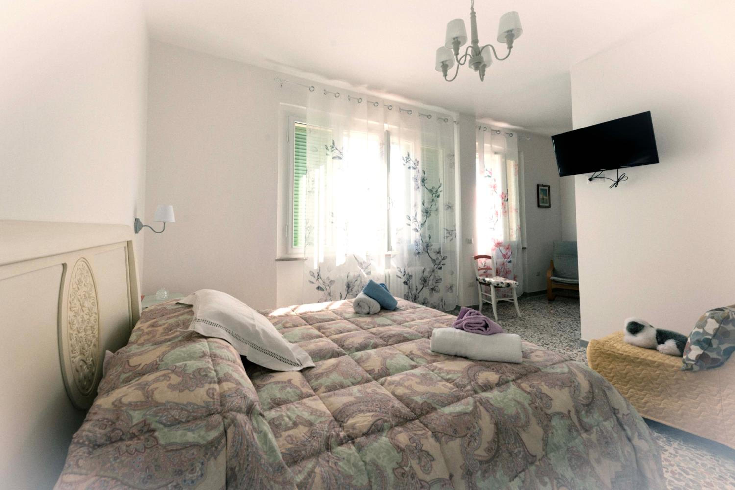 Studio Apartment photo 1