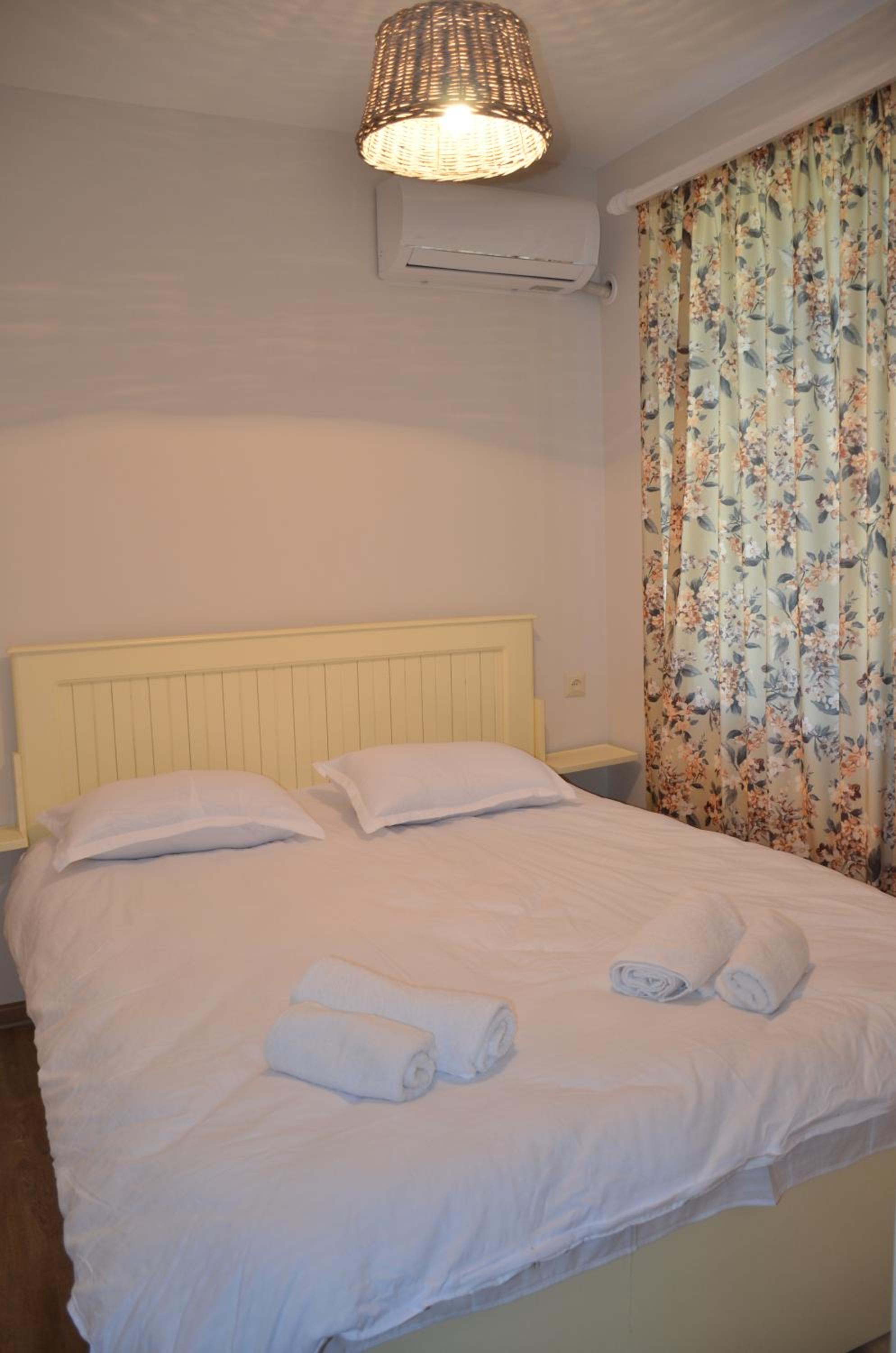 Deluxe Double Room with Bath photo 2
