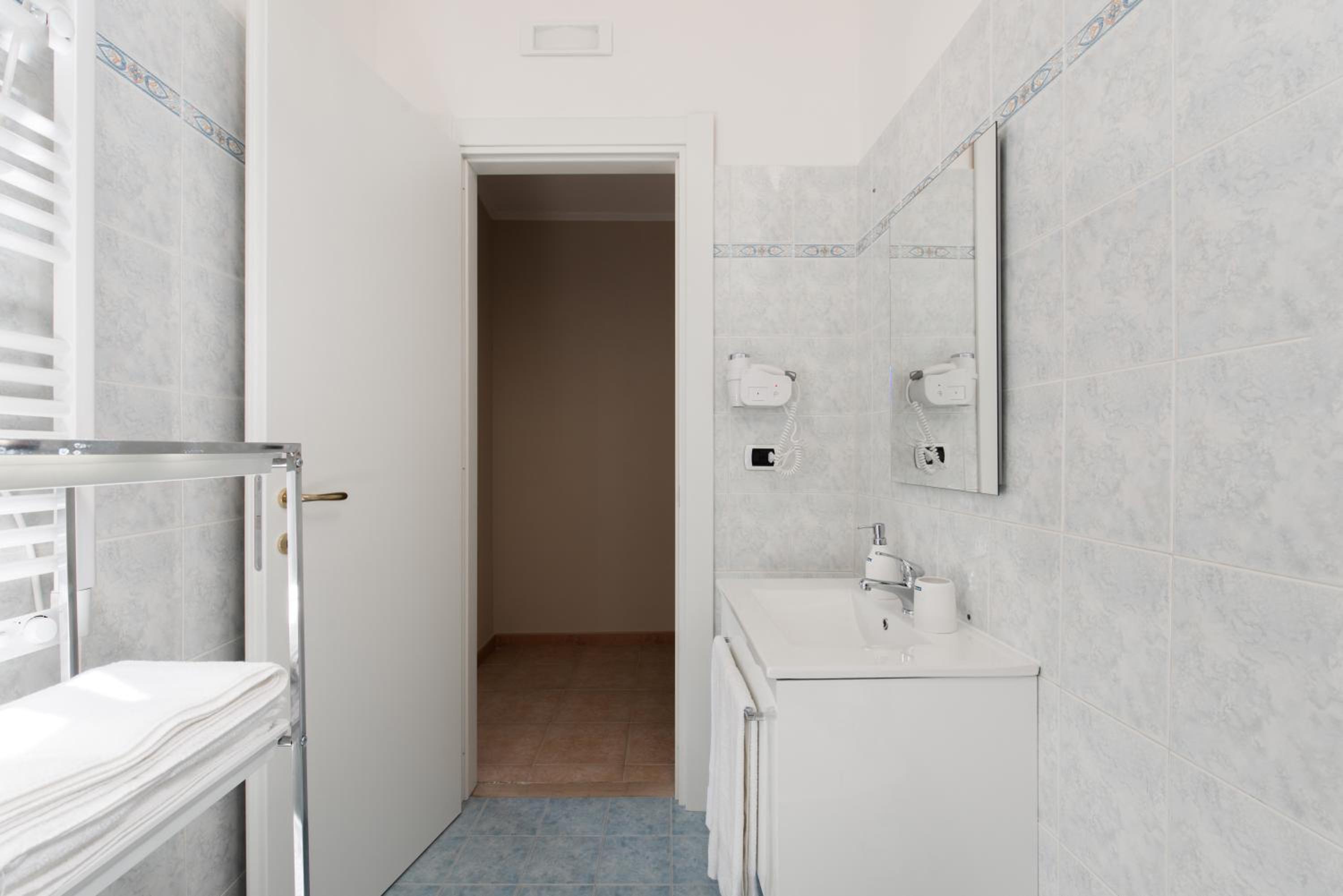 Two-Bedroom Villa - Photo 12