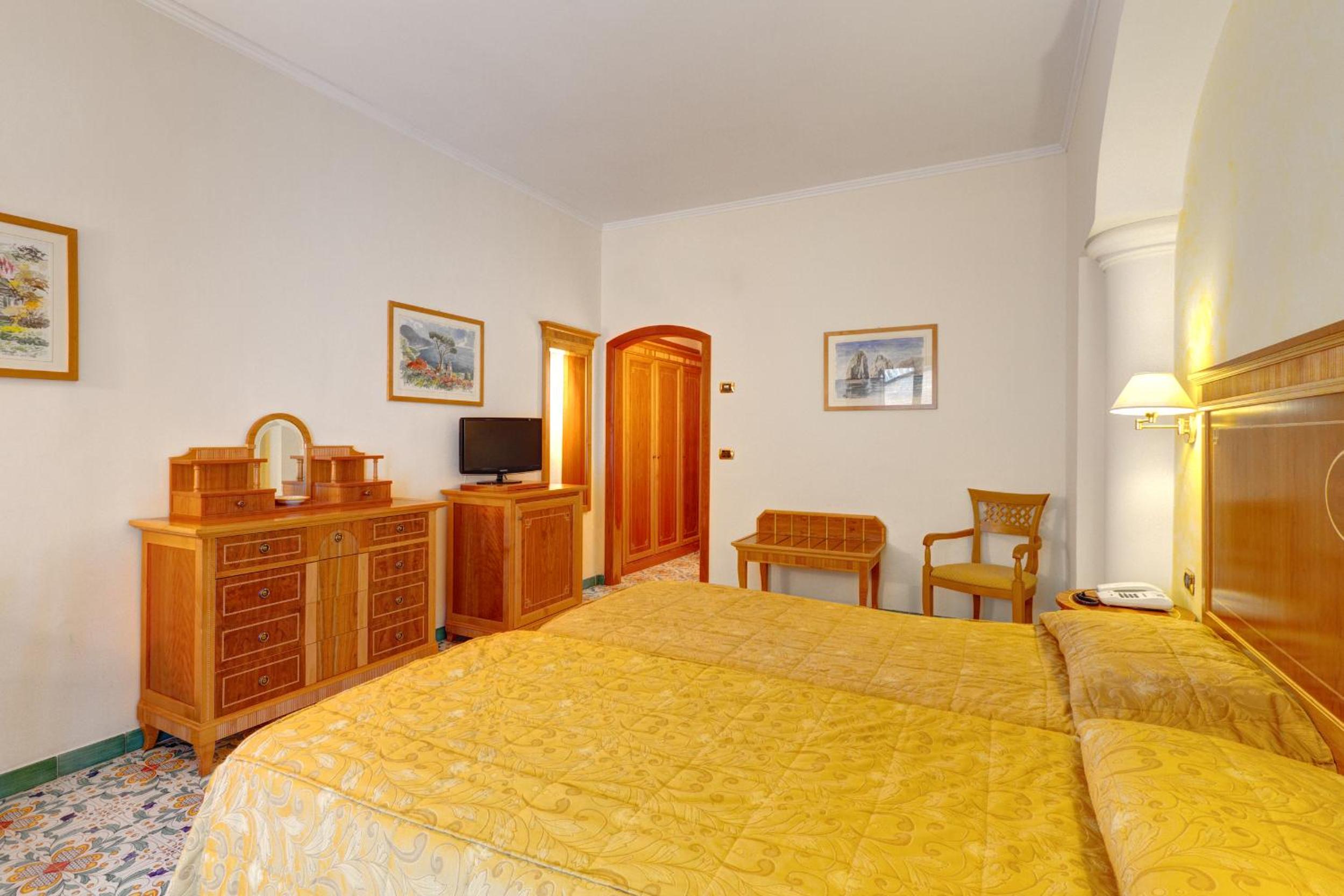 Quadruple Room - Photo 3