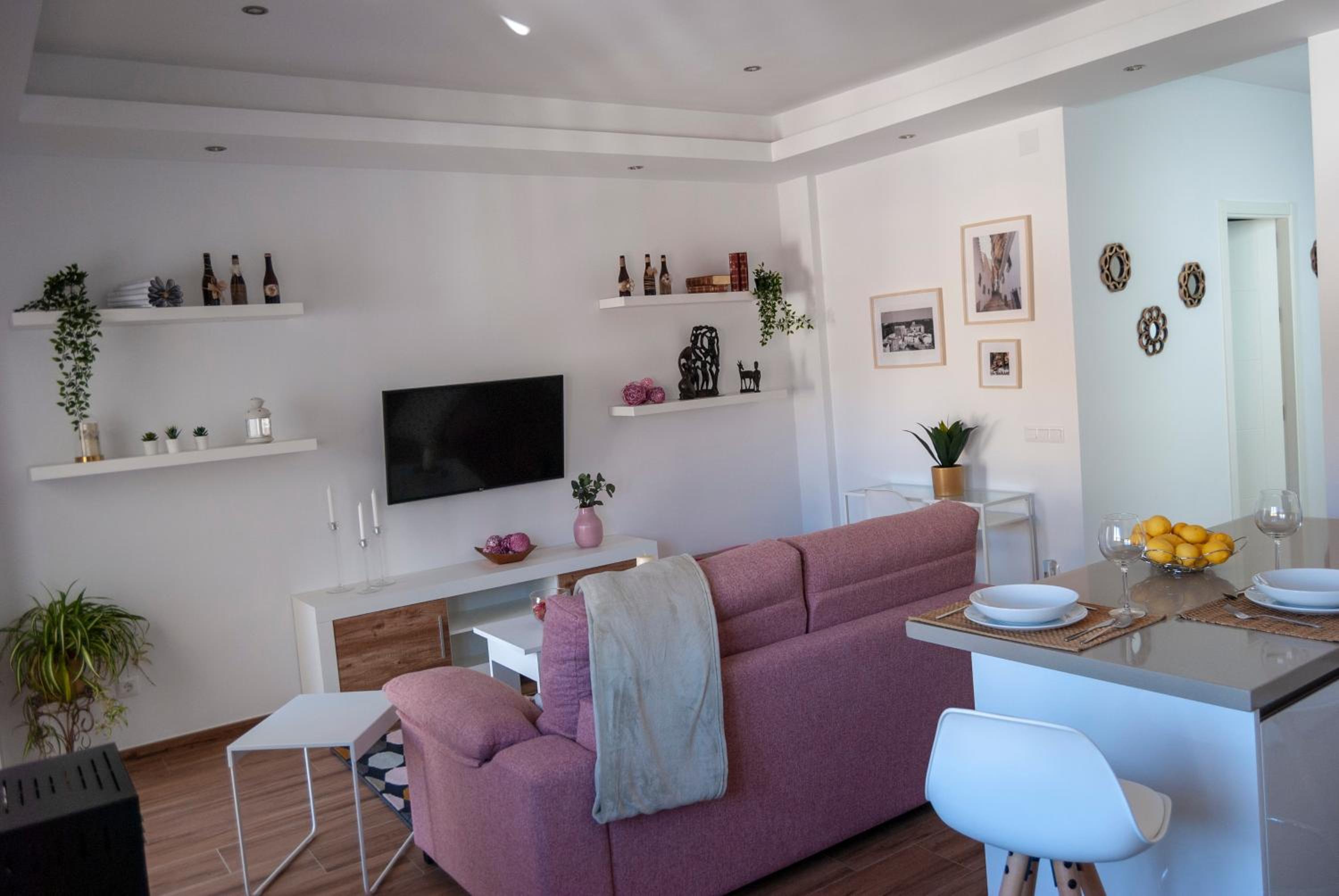 One-Bedroom Apartment - Photo 1
