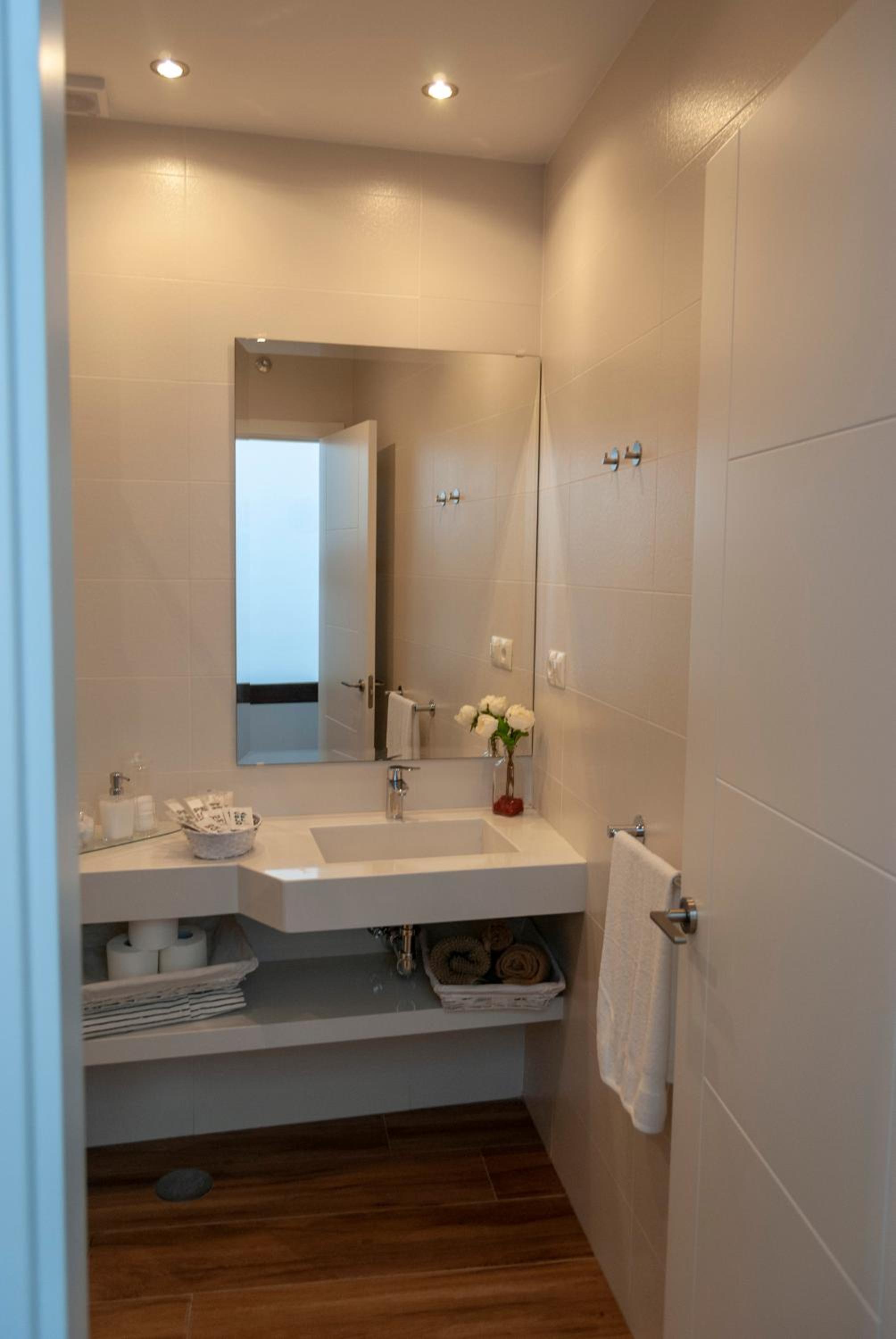One-Bedroom Apartment - Photo 11