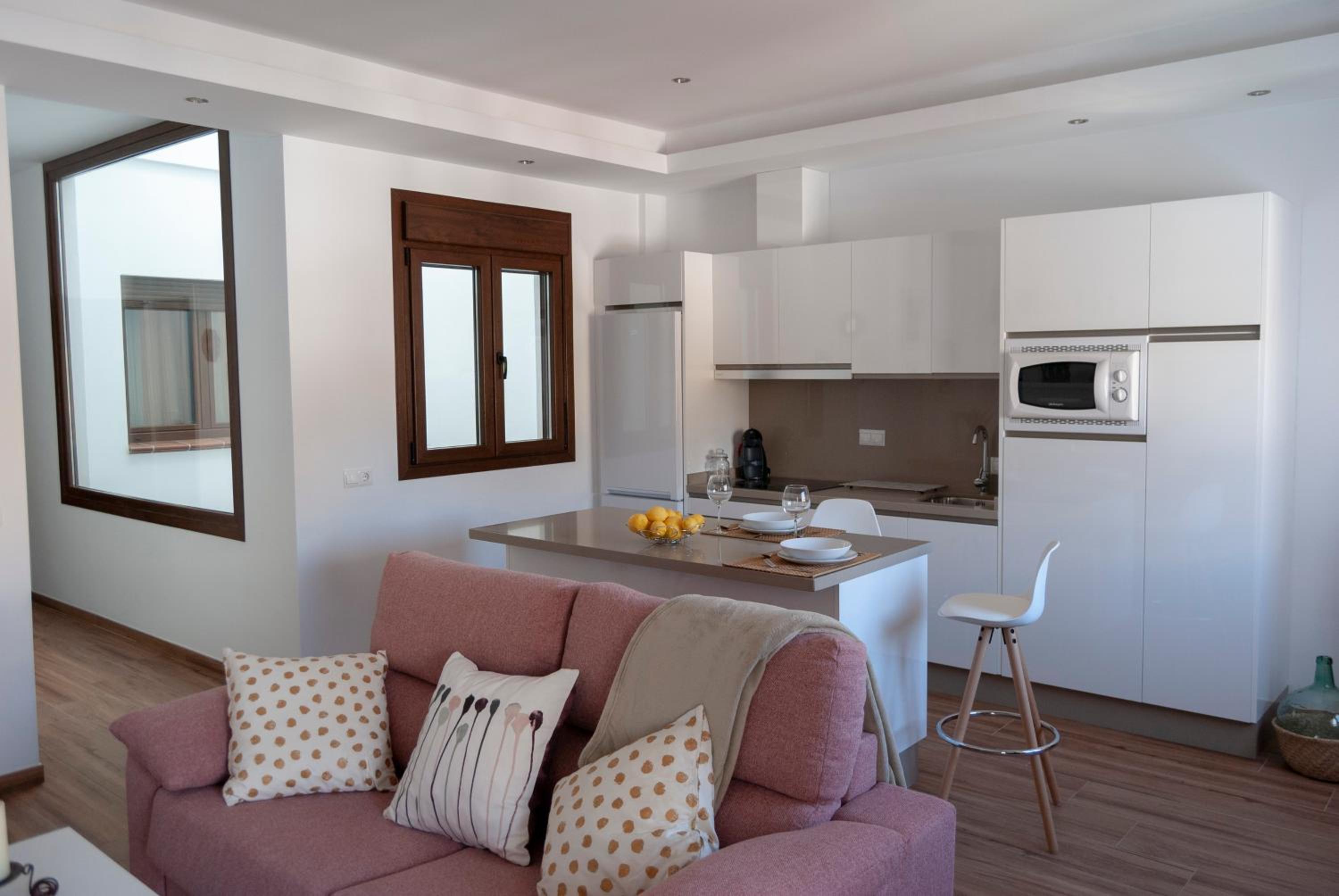 One-Bedroom Apartment - Photo 10