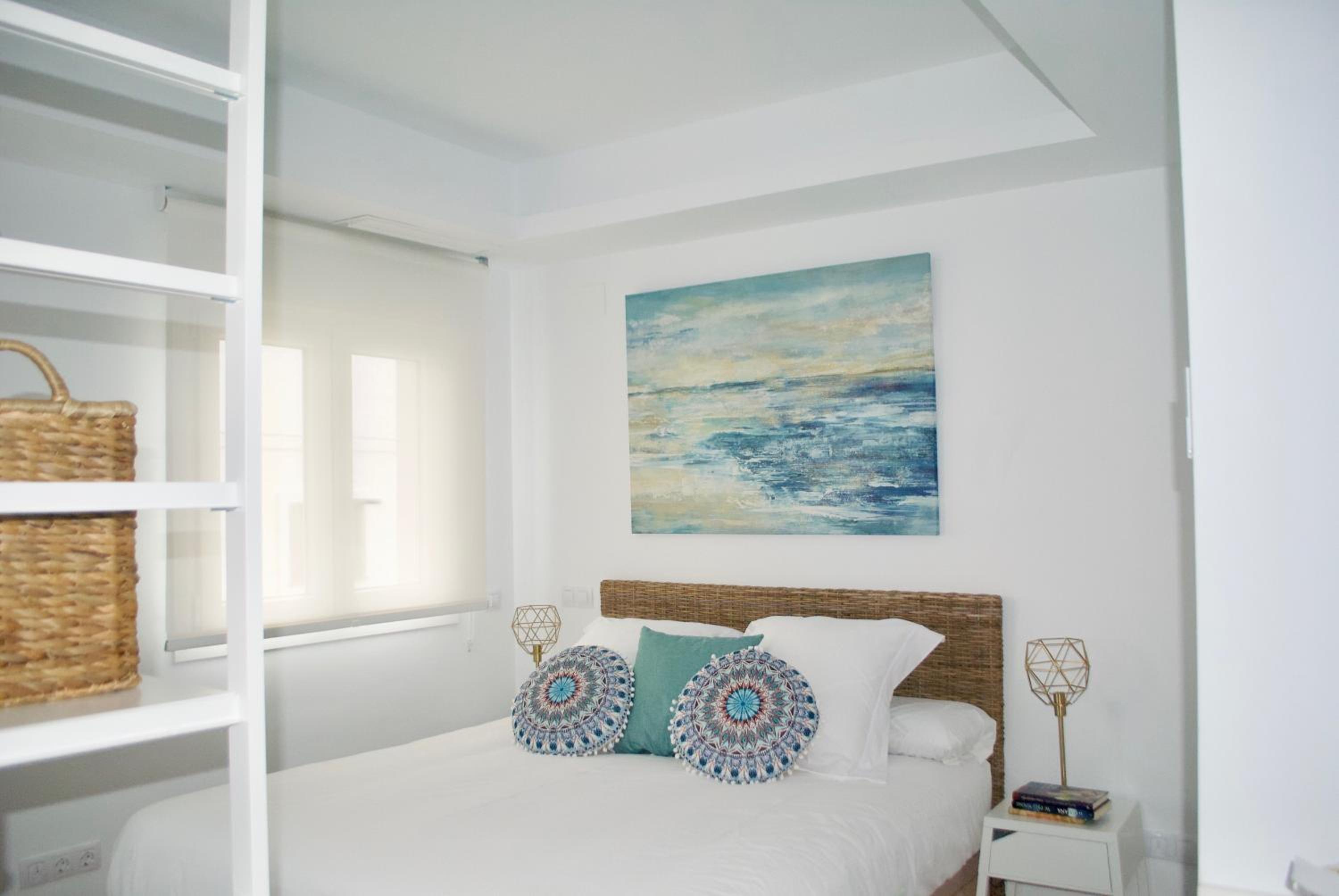 Studio Apartment - Photo 33