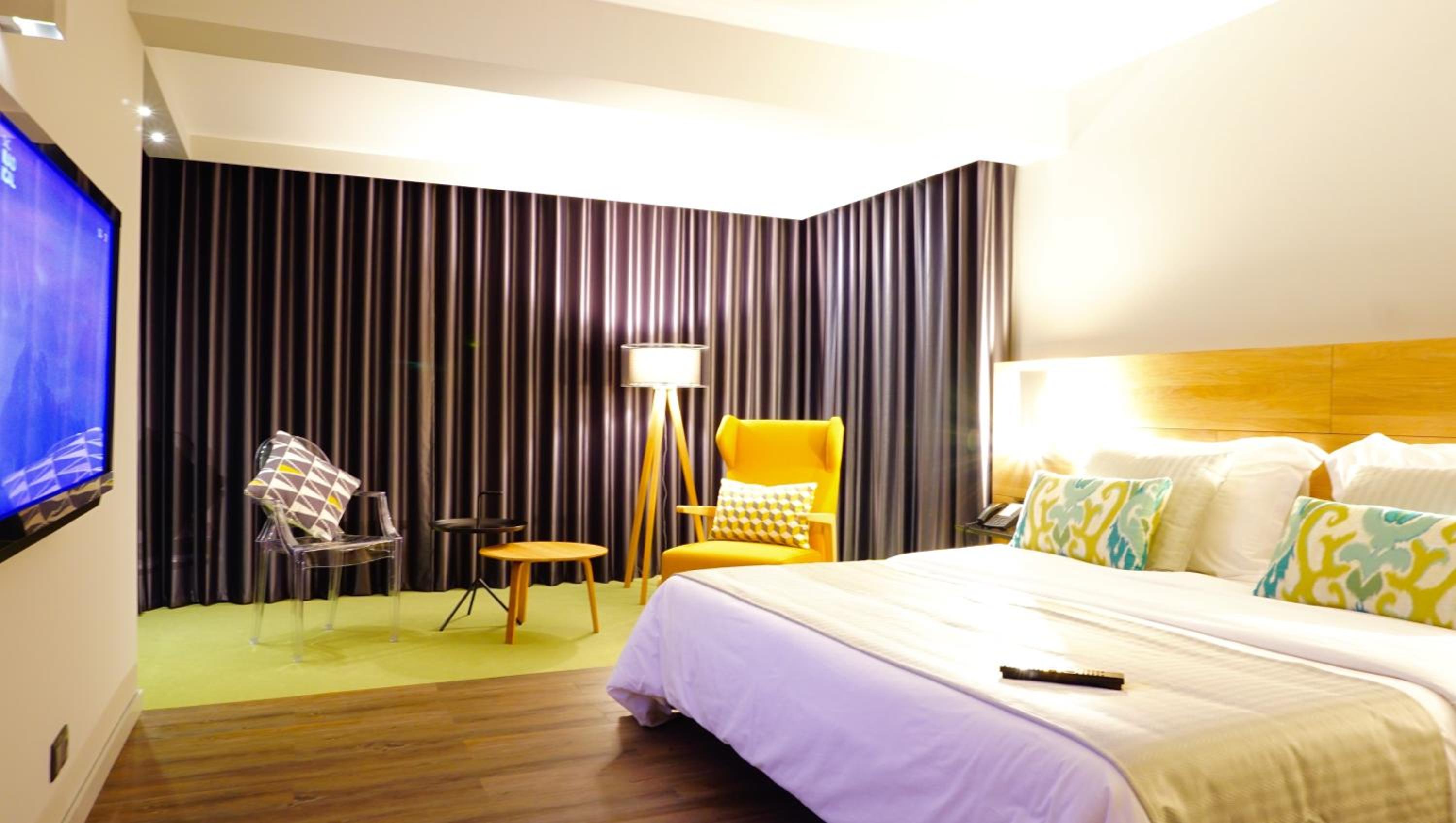 Suite - Photo 3