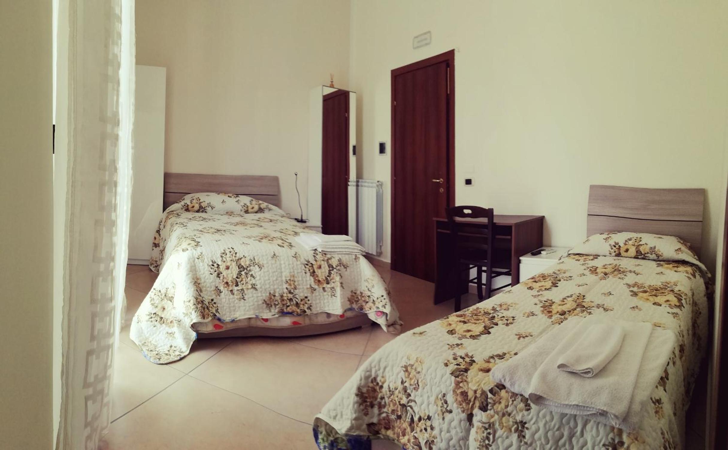 Budget Twin Room photo 1