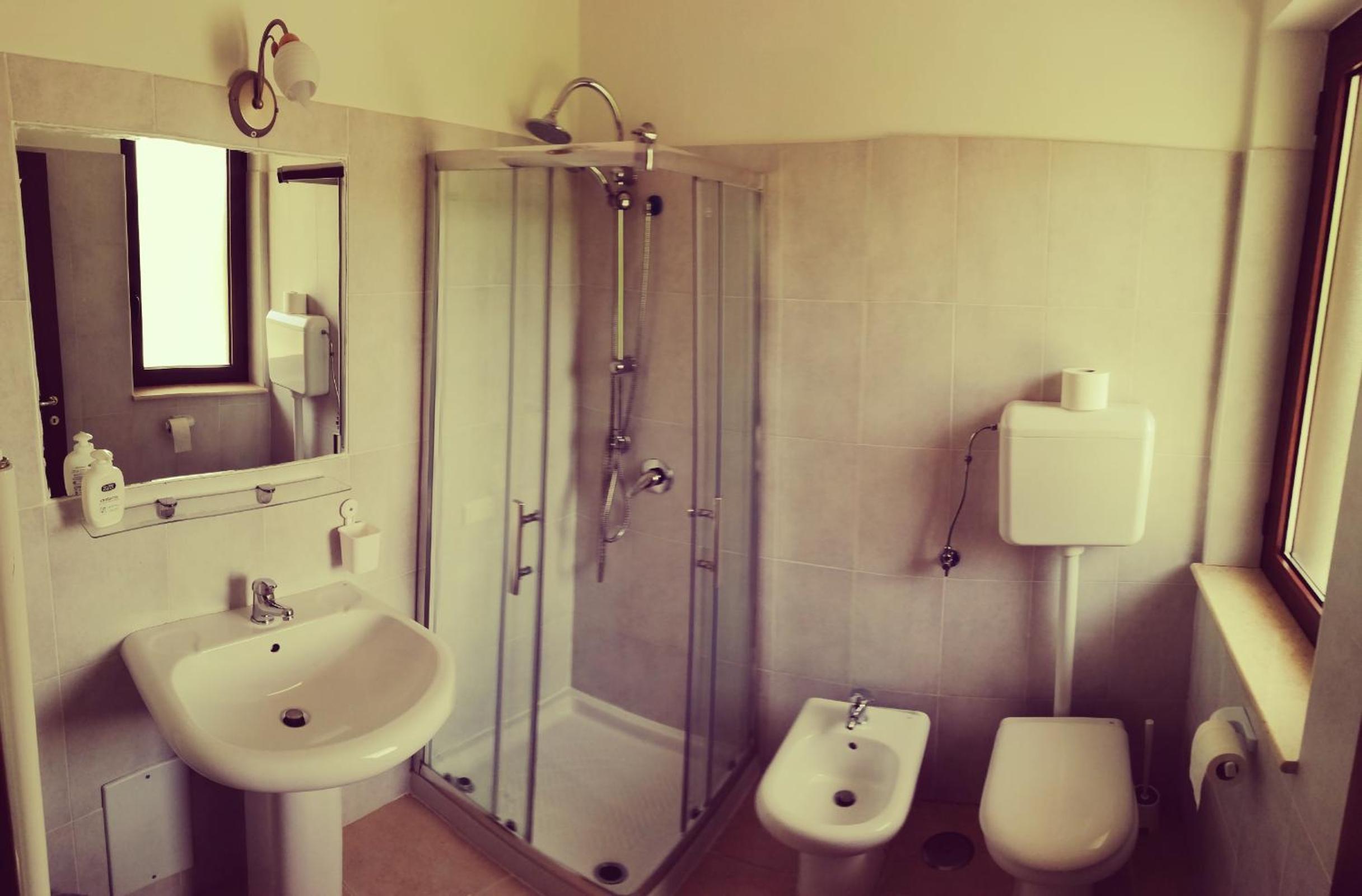 Budget Twin Room photo 2