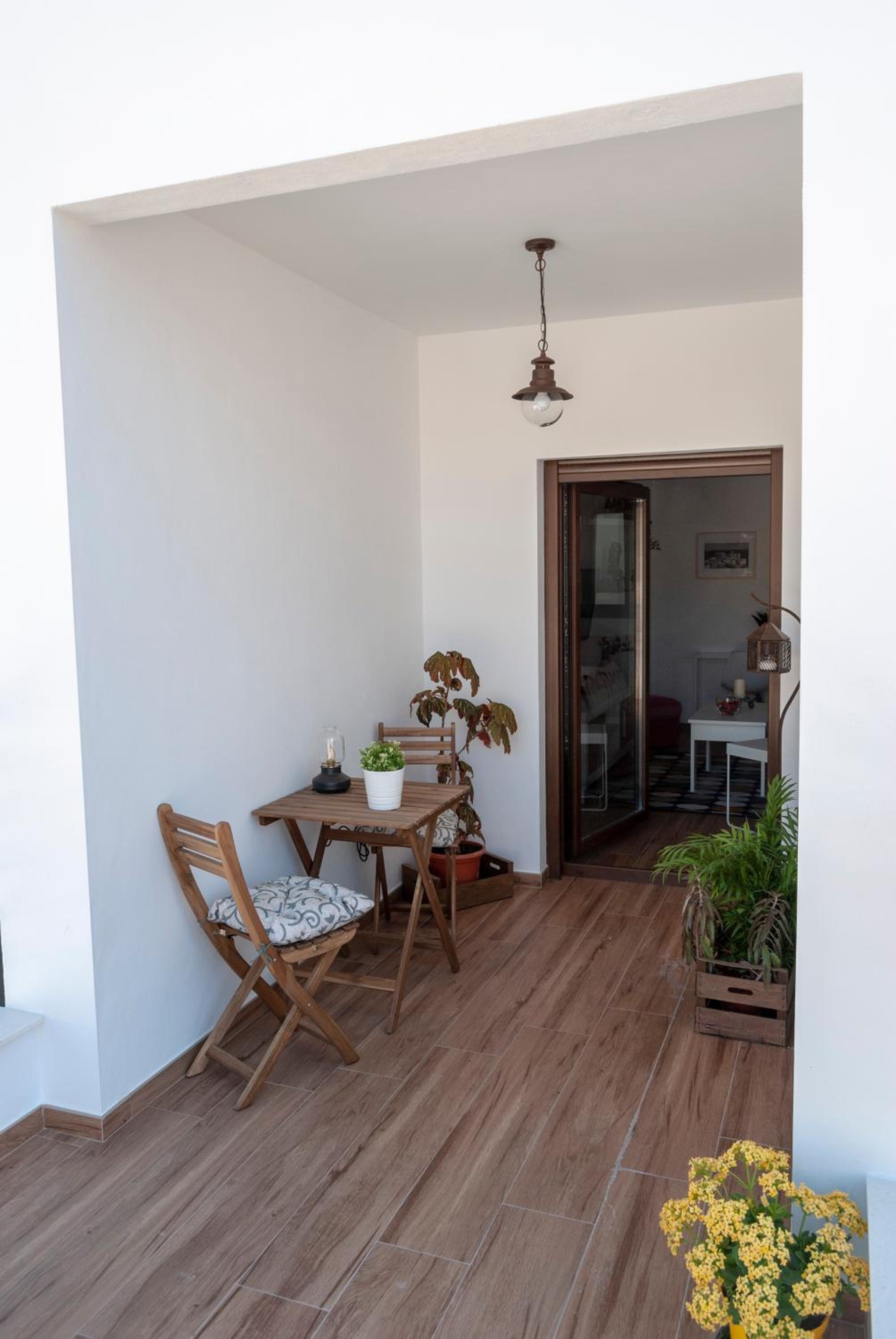 One-Bedroom Apartment - Photo 6
