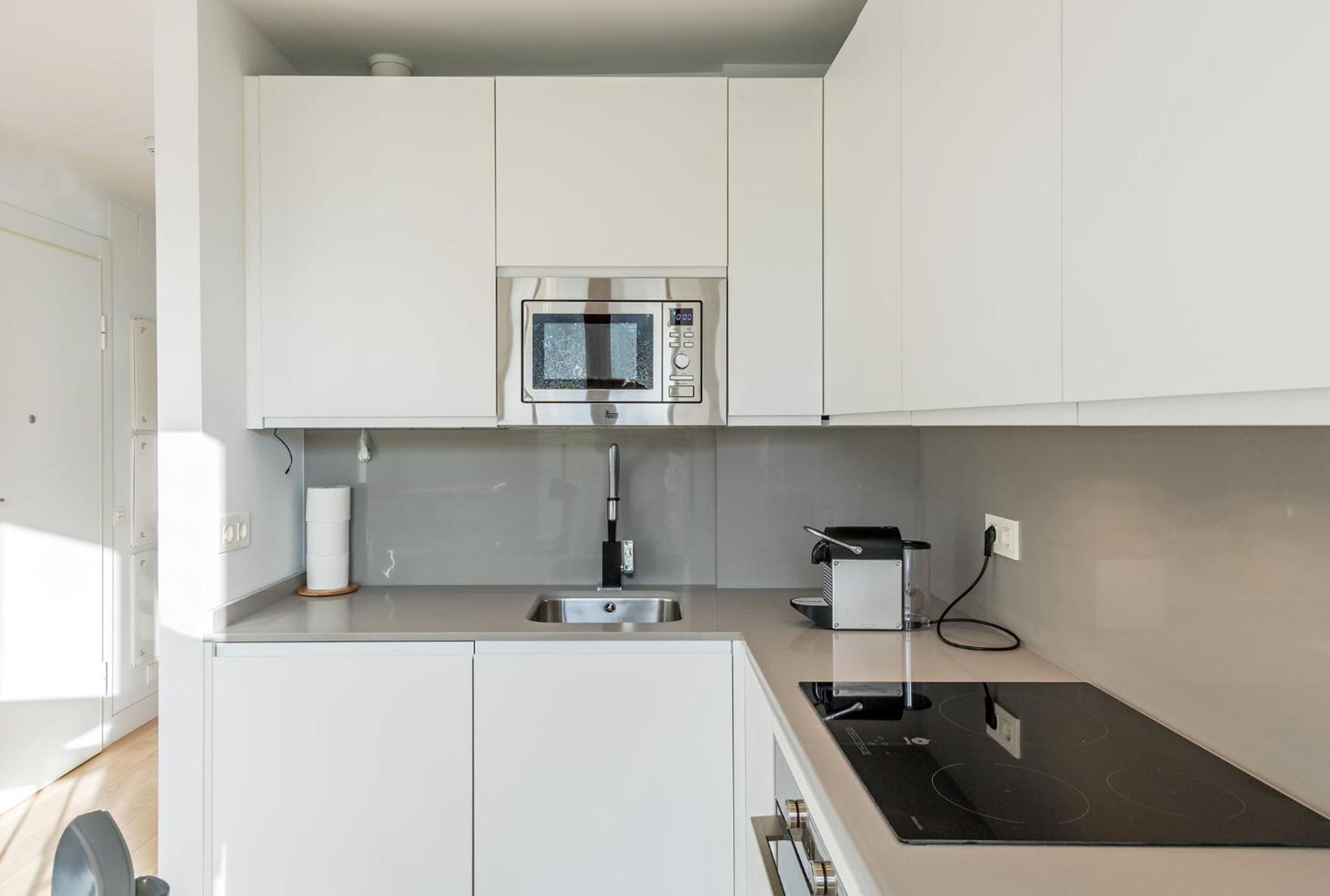 Three-Bedroom Apartment - Photo 20