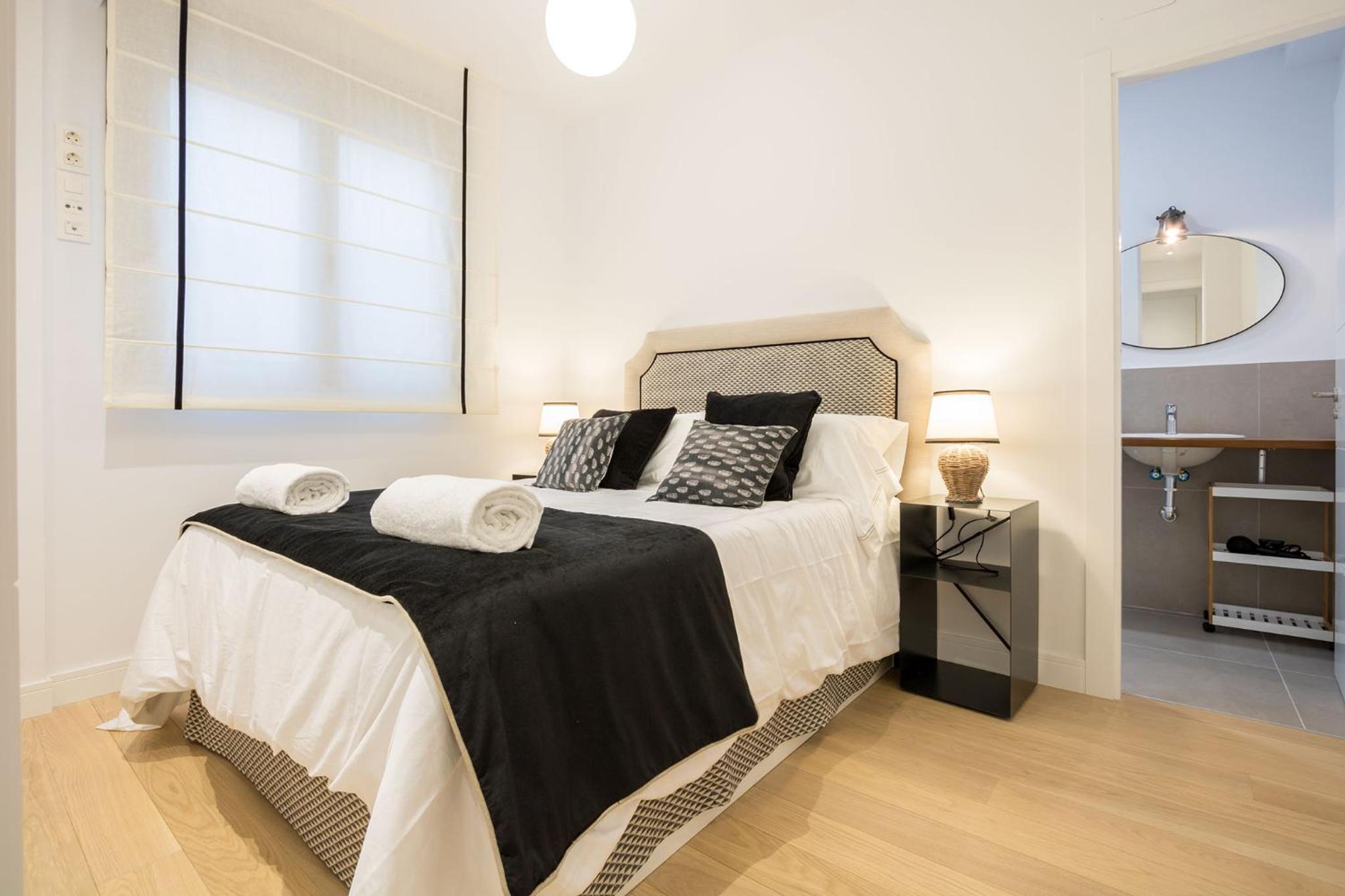 Three-Bedroom Apartment - Photo 26