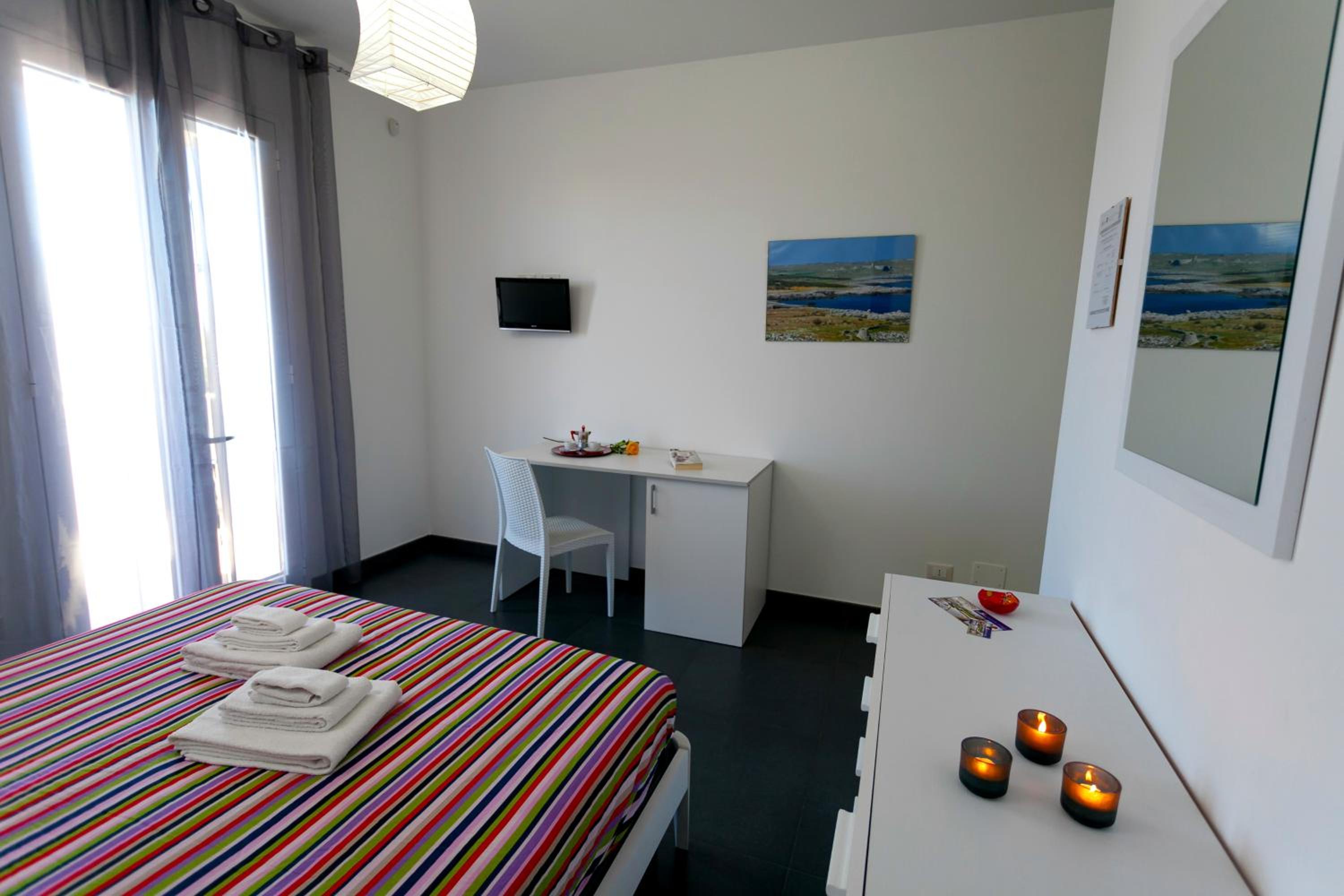 Superior Double Room with Pool View - Photo 6