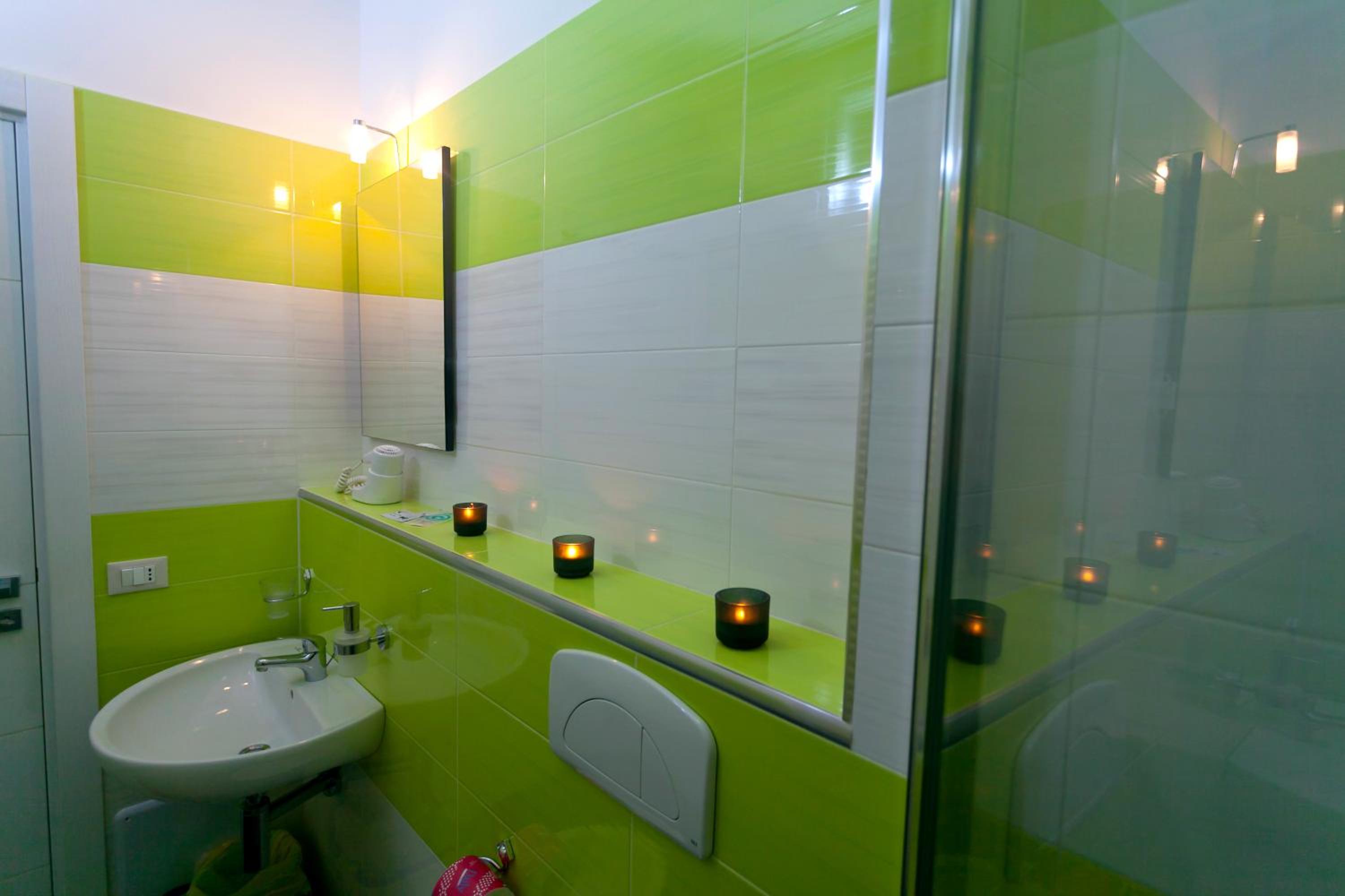 Superior Double Room with Pool View - Photo 9