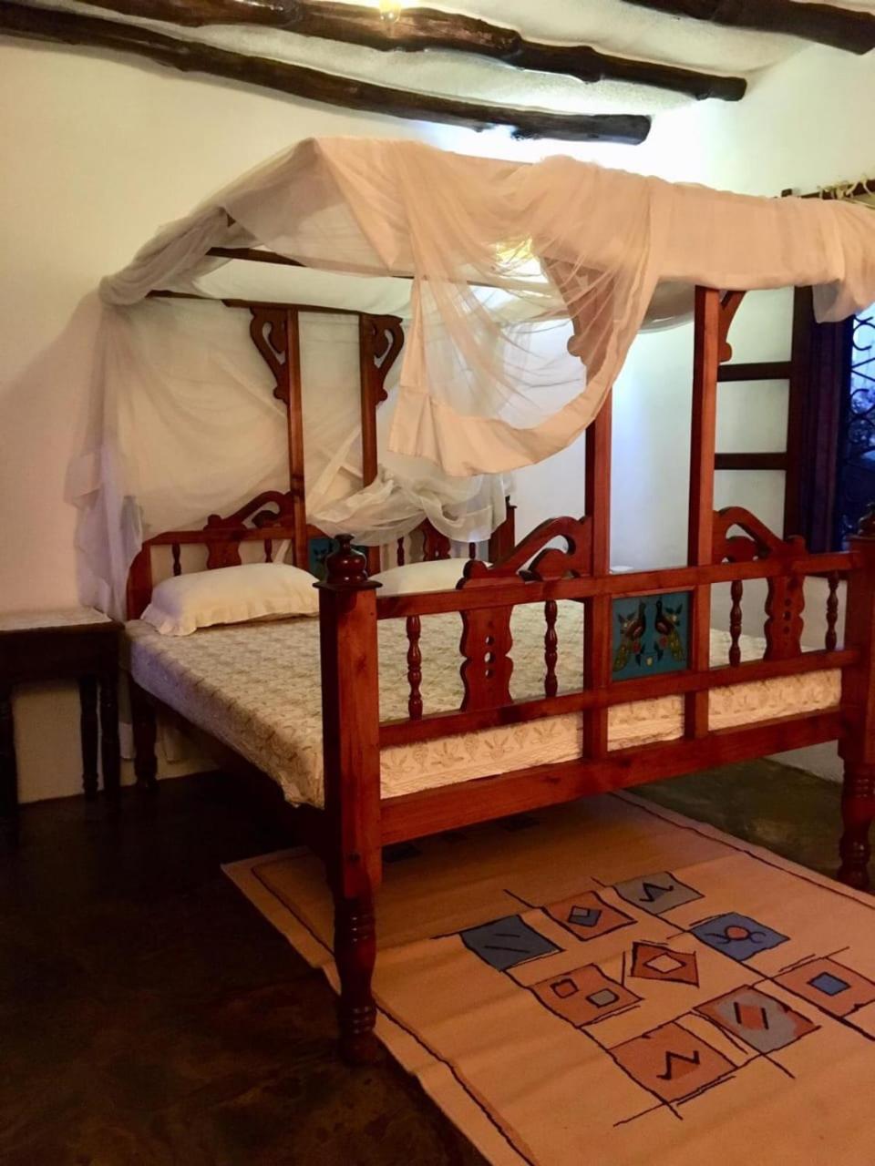 Standard Double Room - Photo 9
