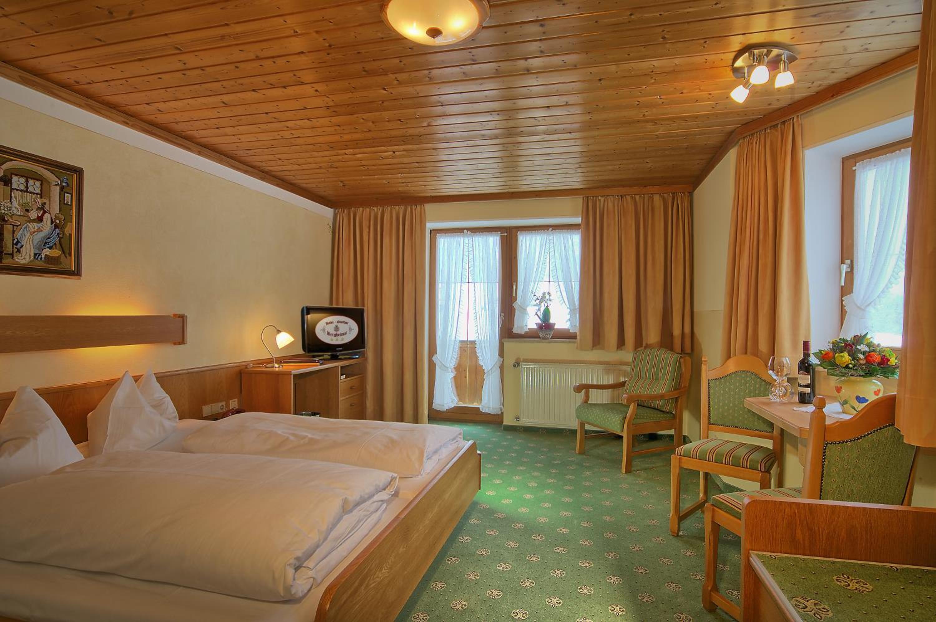 Standard Double Room with Balcony photo 2