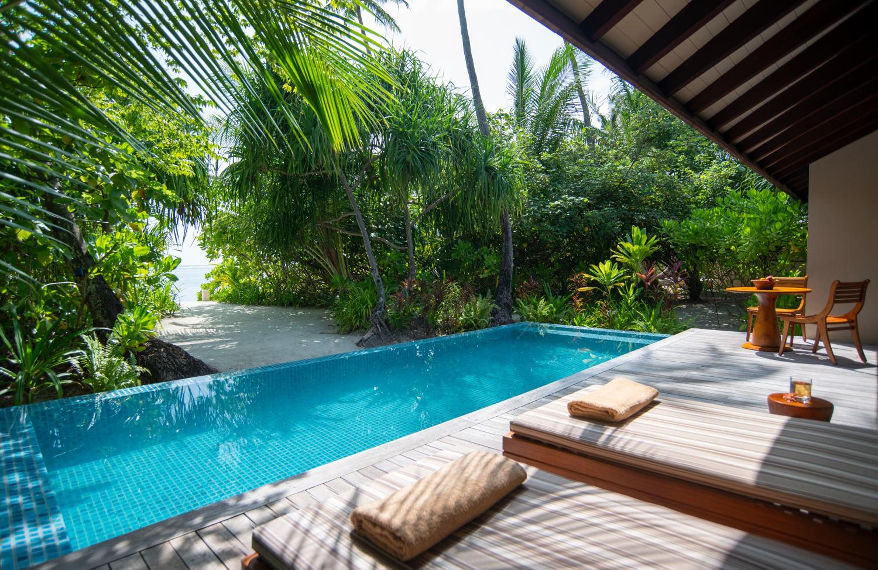 Sunset Deluxe Beach Pool Villa - Photo 3