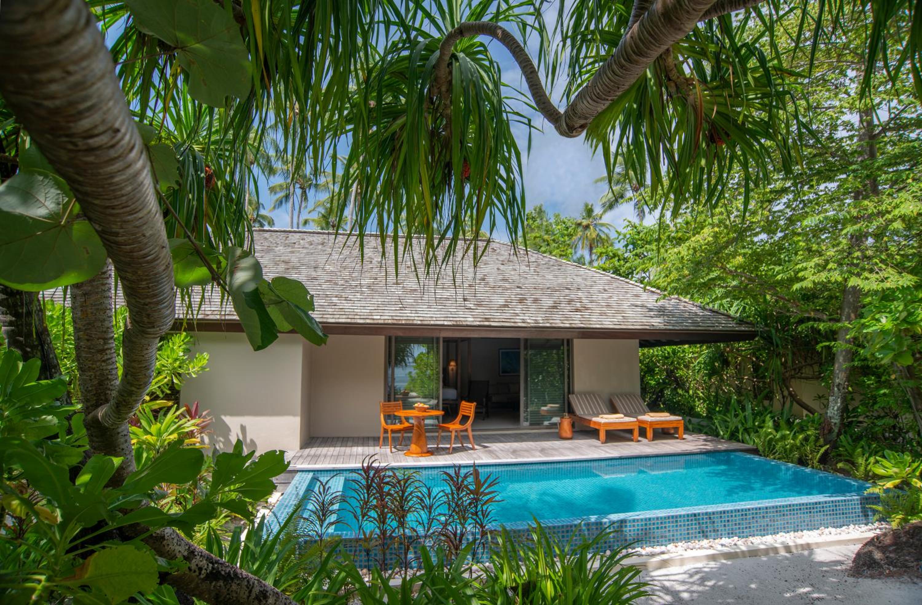 Sunset Deluxe Beach Pool Villa - Photo 2