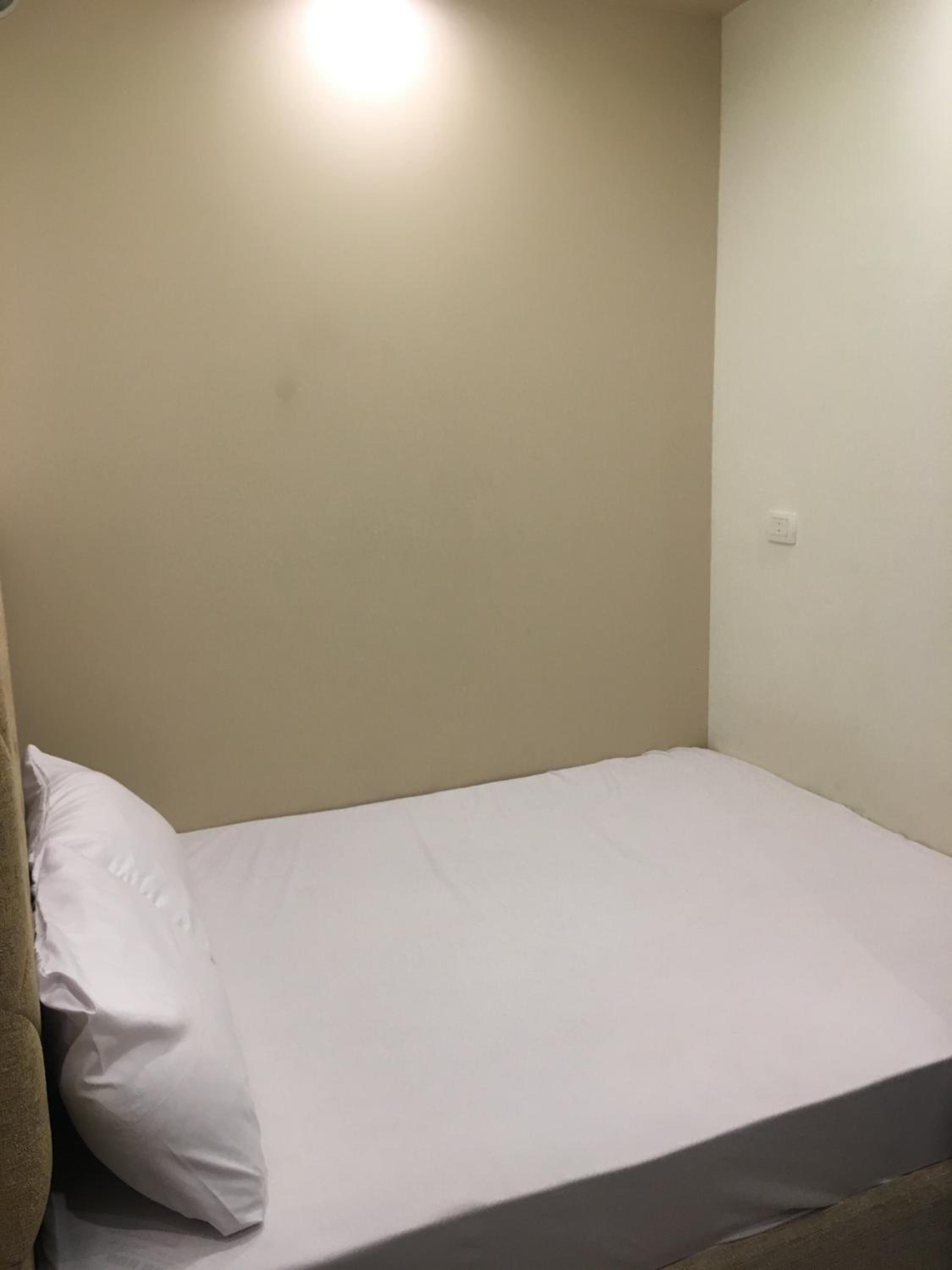 One-Bedroom Apartment - Photo 8