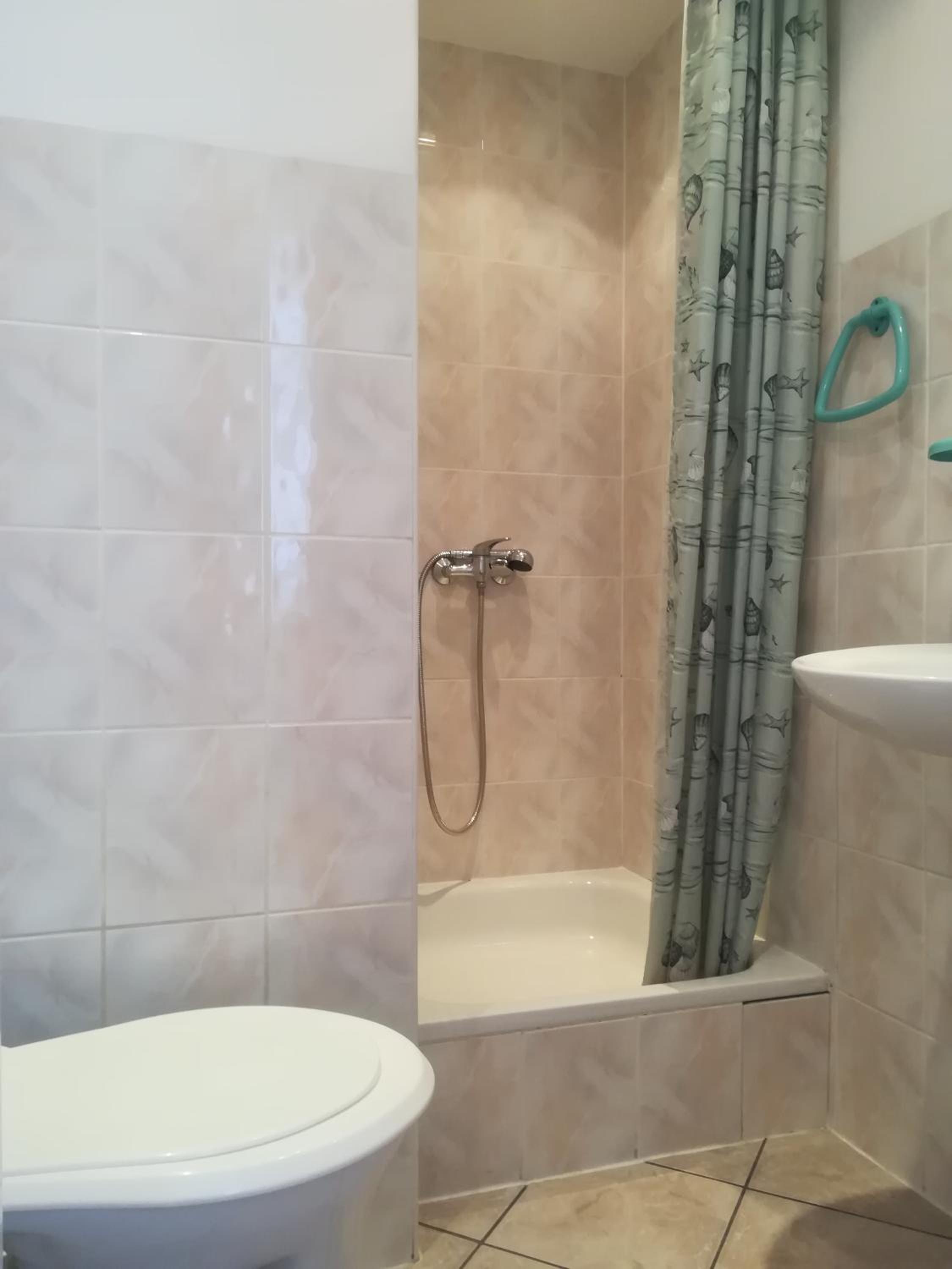 Triple Room with Bathroom - Photo 1