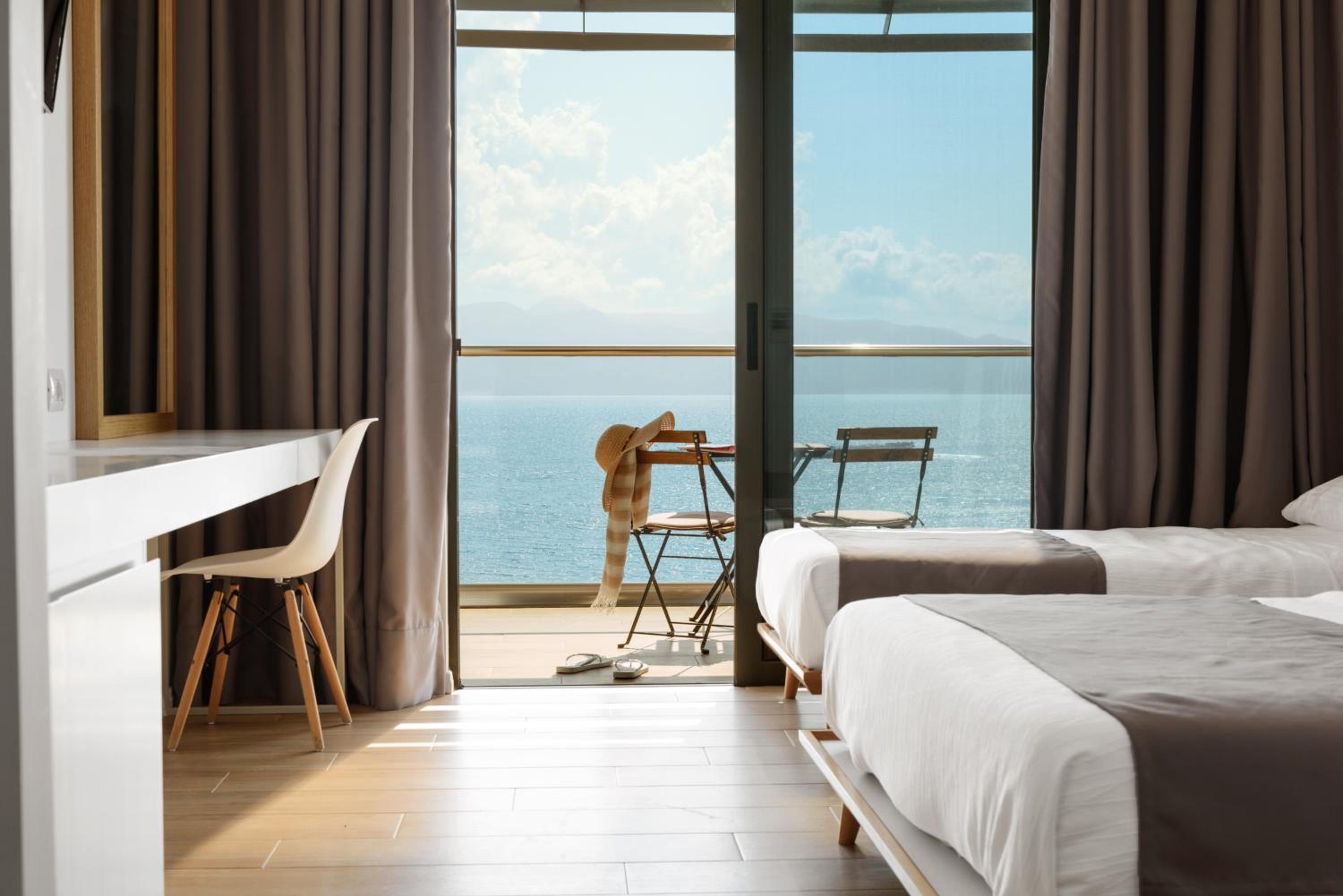 Deluxe Triple Room with Sea View