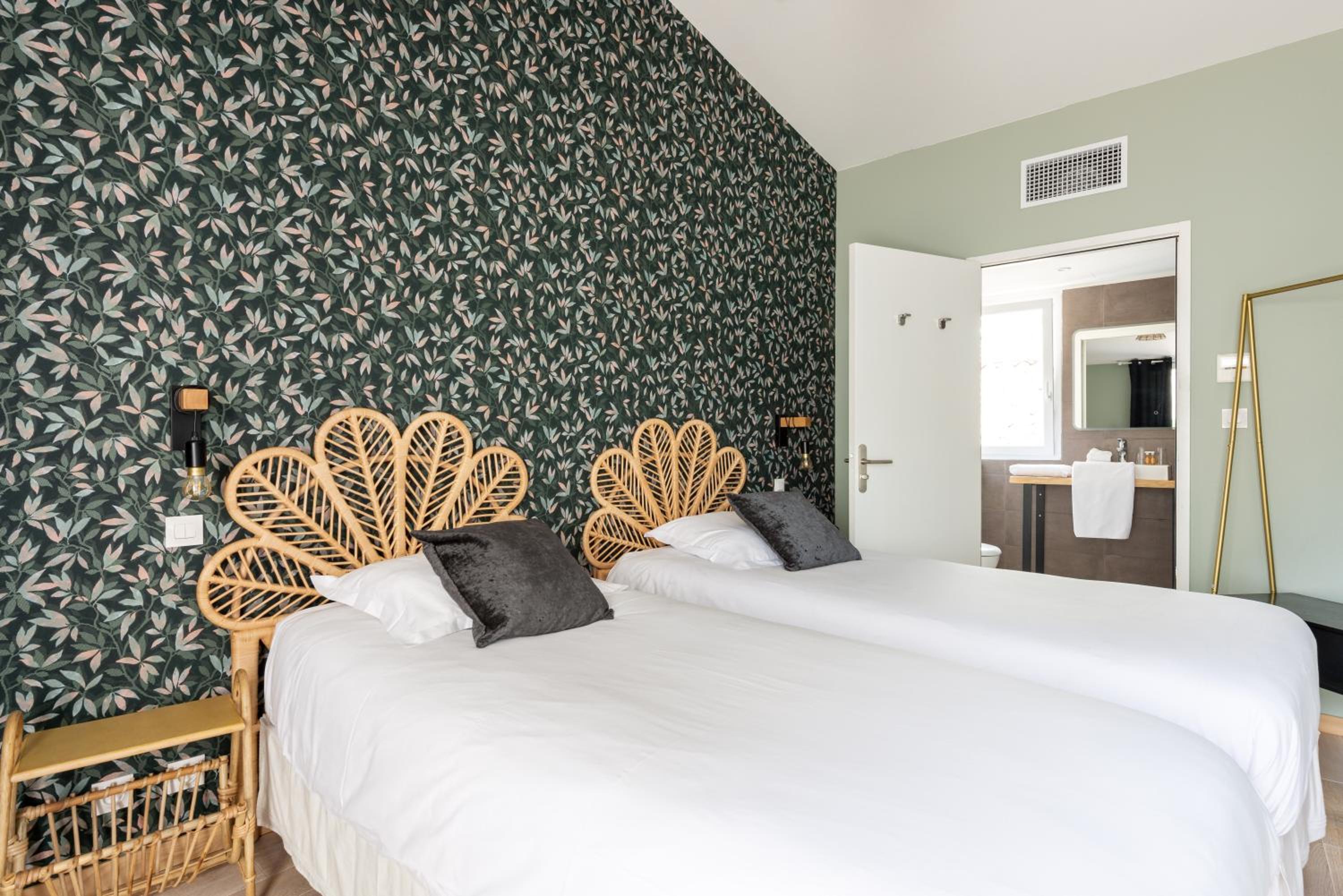 Twin Room - Photo 1