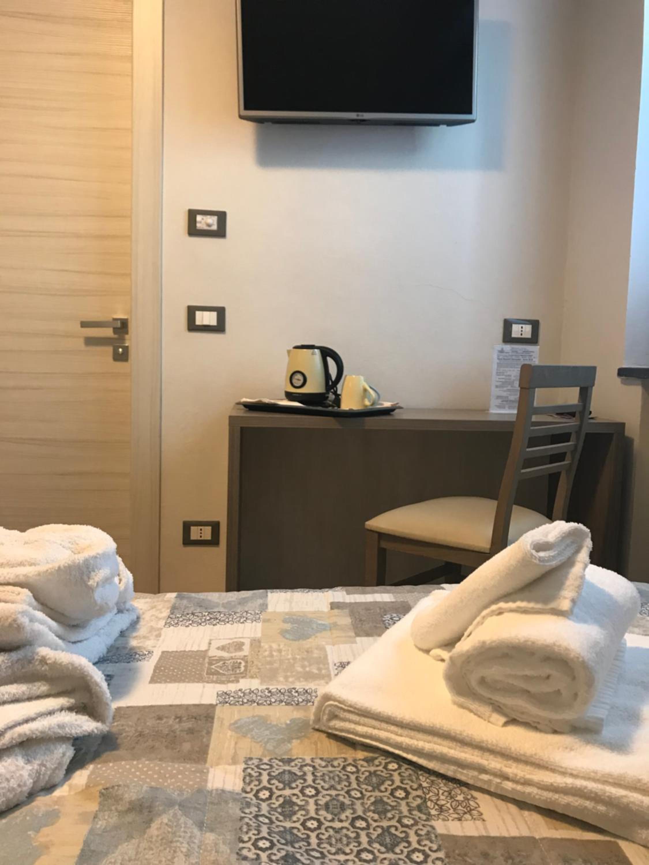 Deluxe Room - Photo 4
