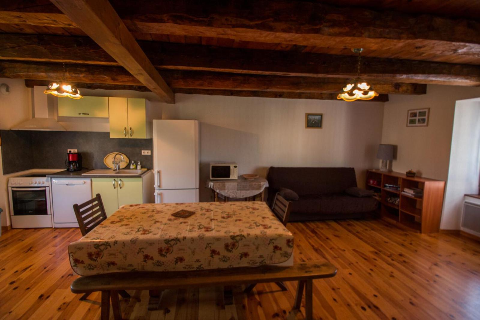 Apartment - Split Level - Photo 3