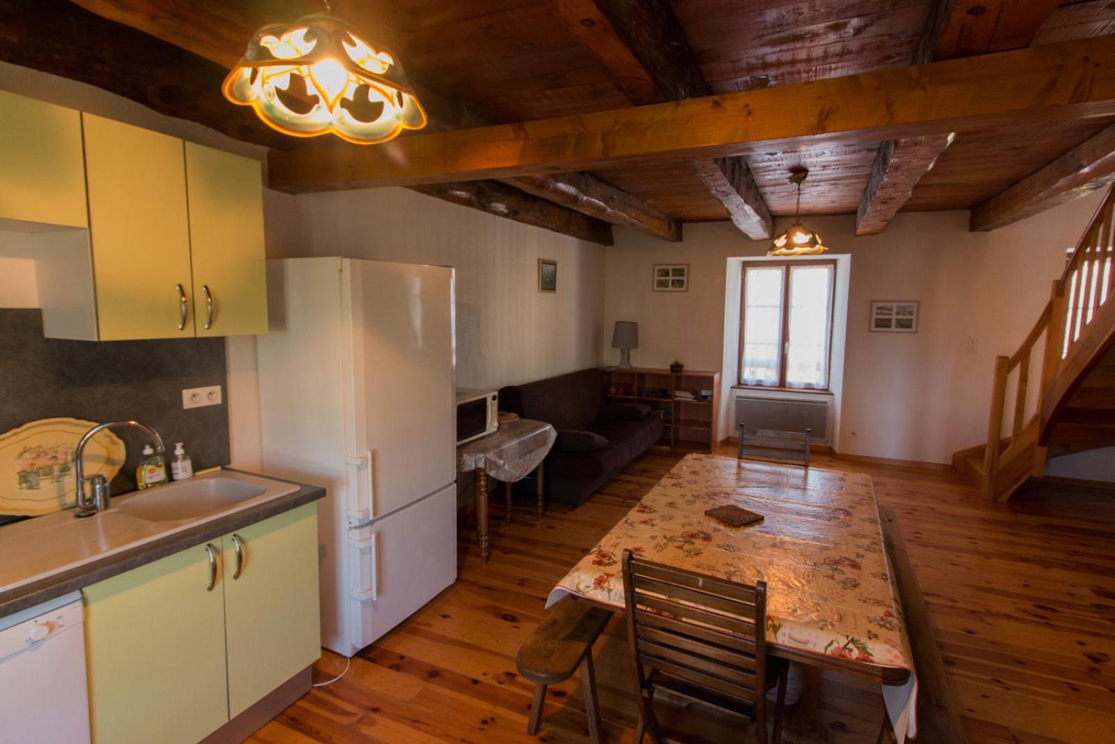 Apartment - Split Level - Photo 1