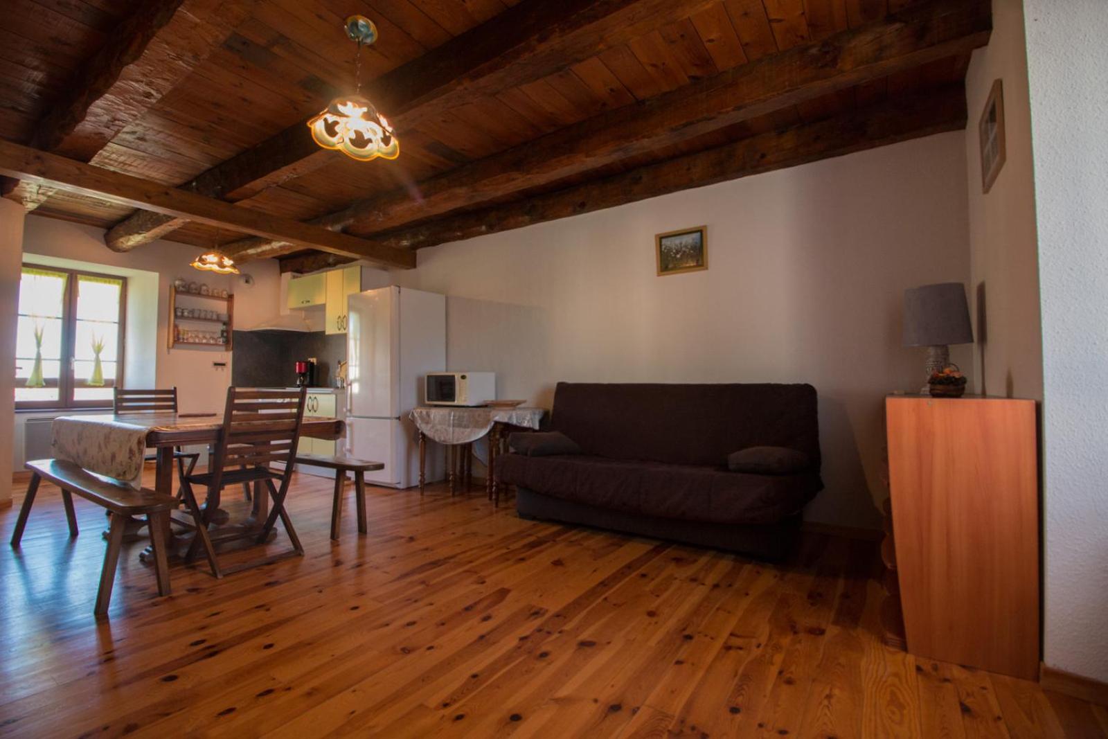 Apartment - Split Level - Photo 4