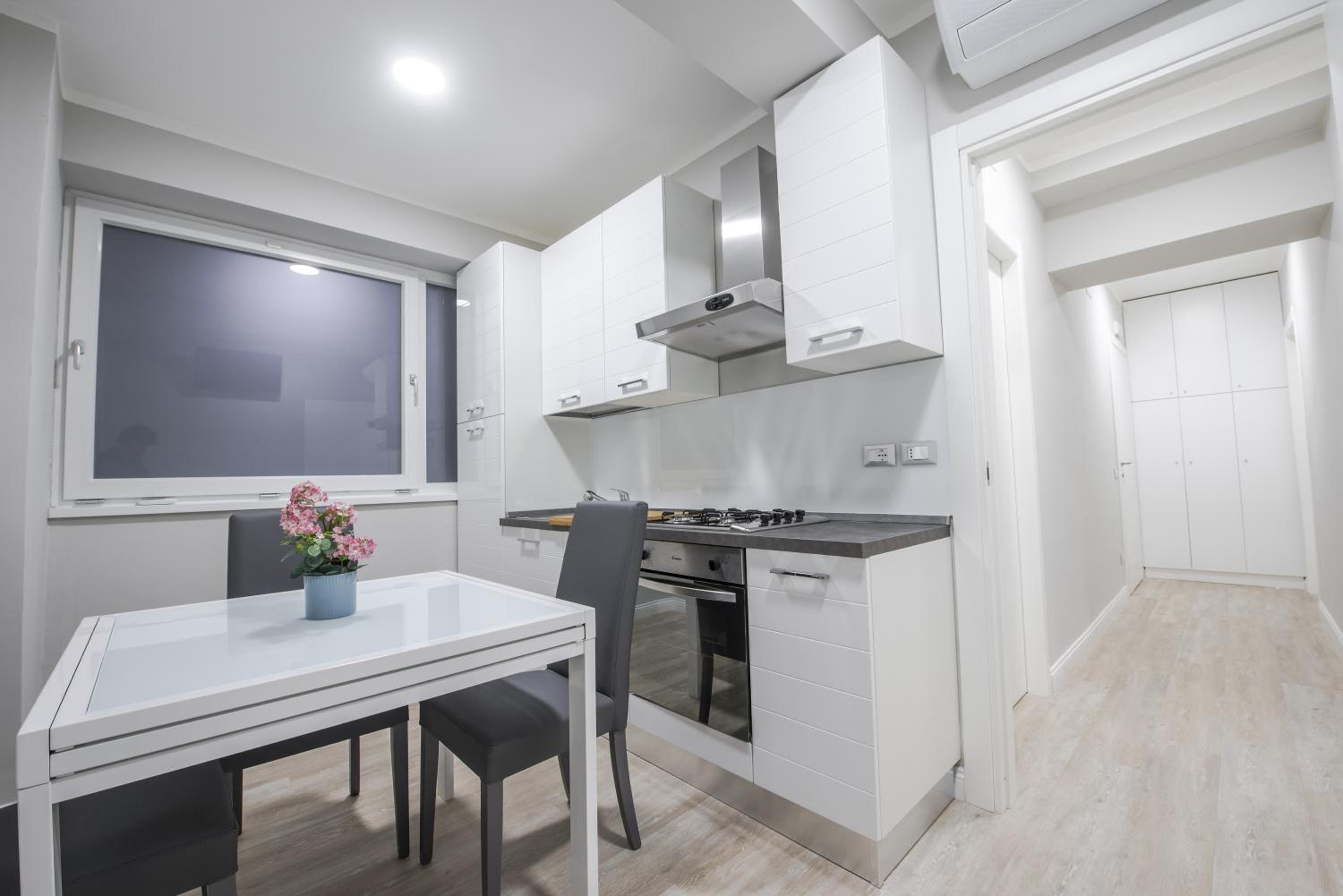 Two-Bedroom Apartment - Photo 9