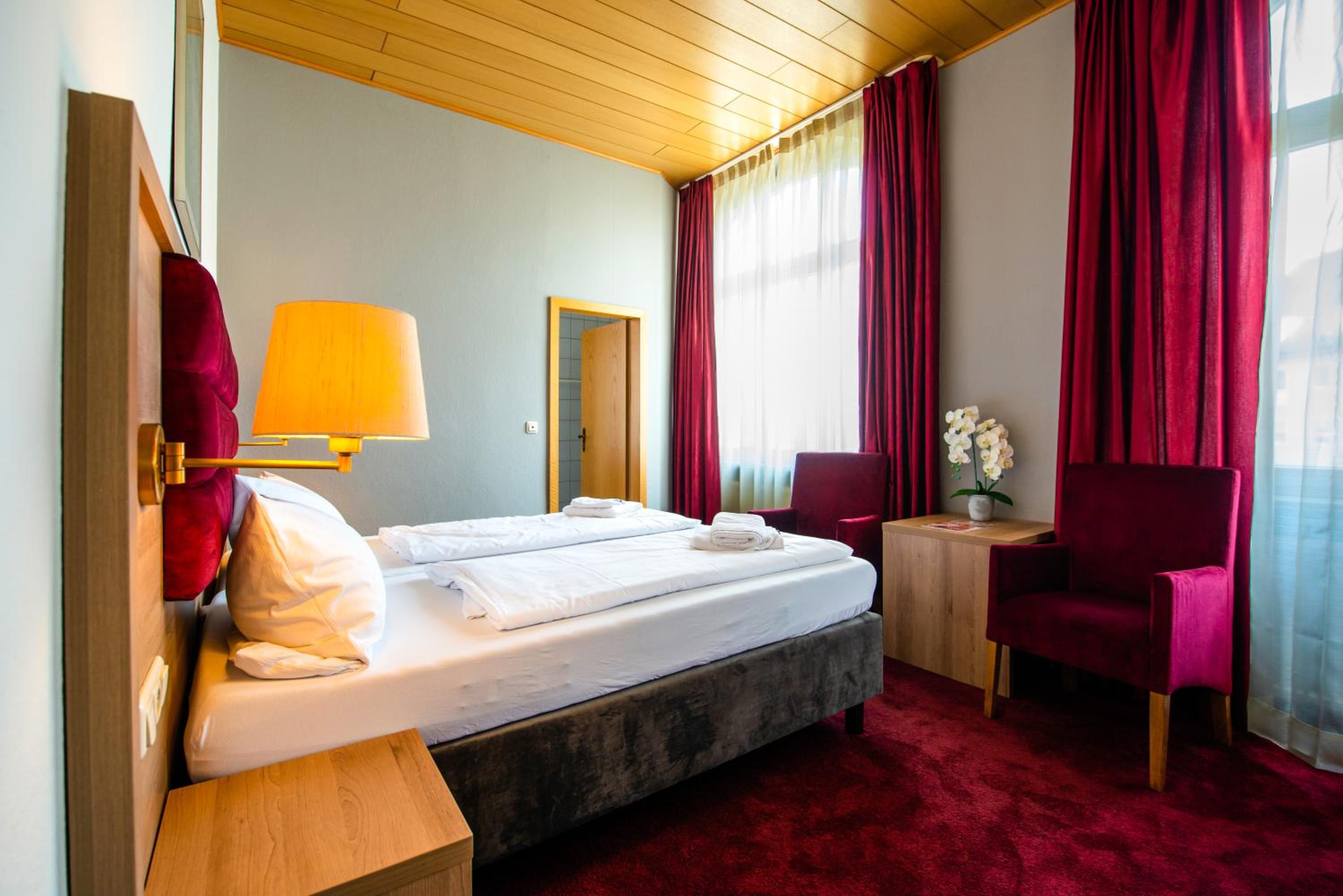 Double Room - Photo 11