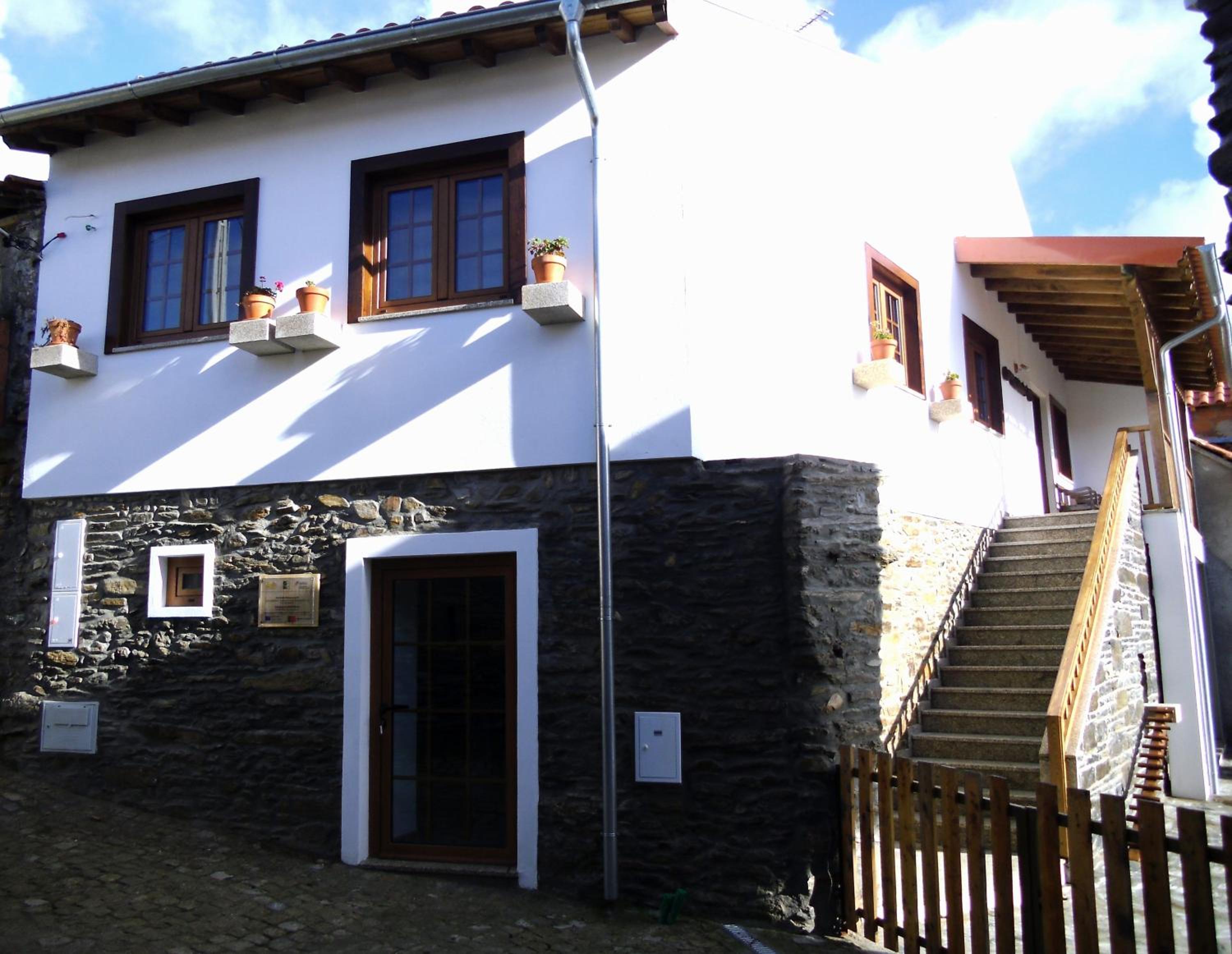 Two-Bedroom House photo 3