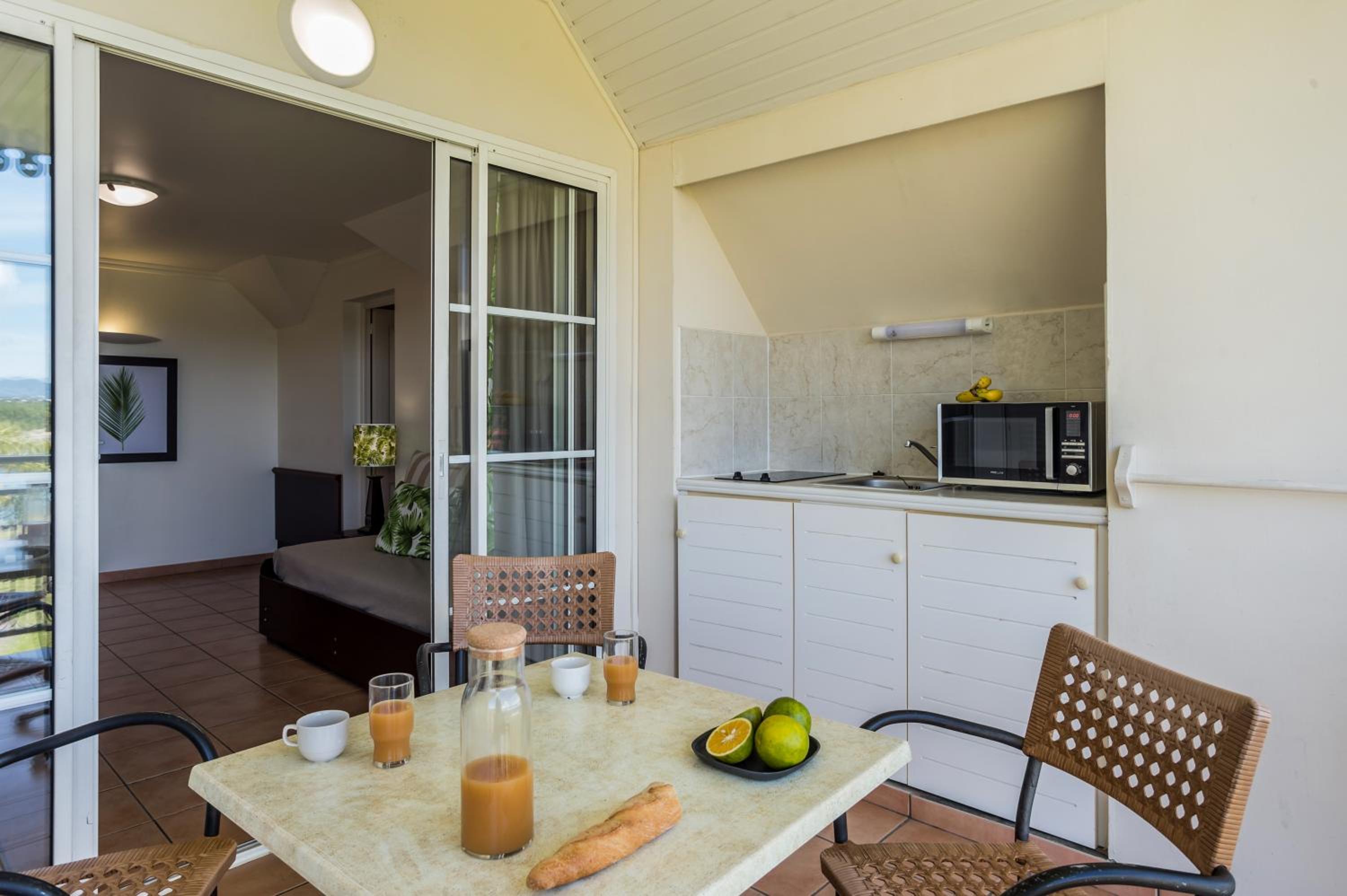One-Bedroom Apartment with Terrace (4 People) - Photo 5