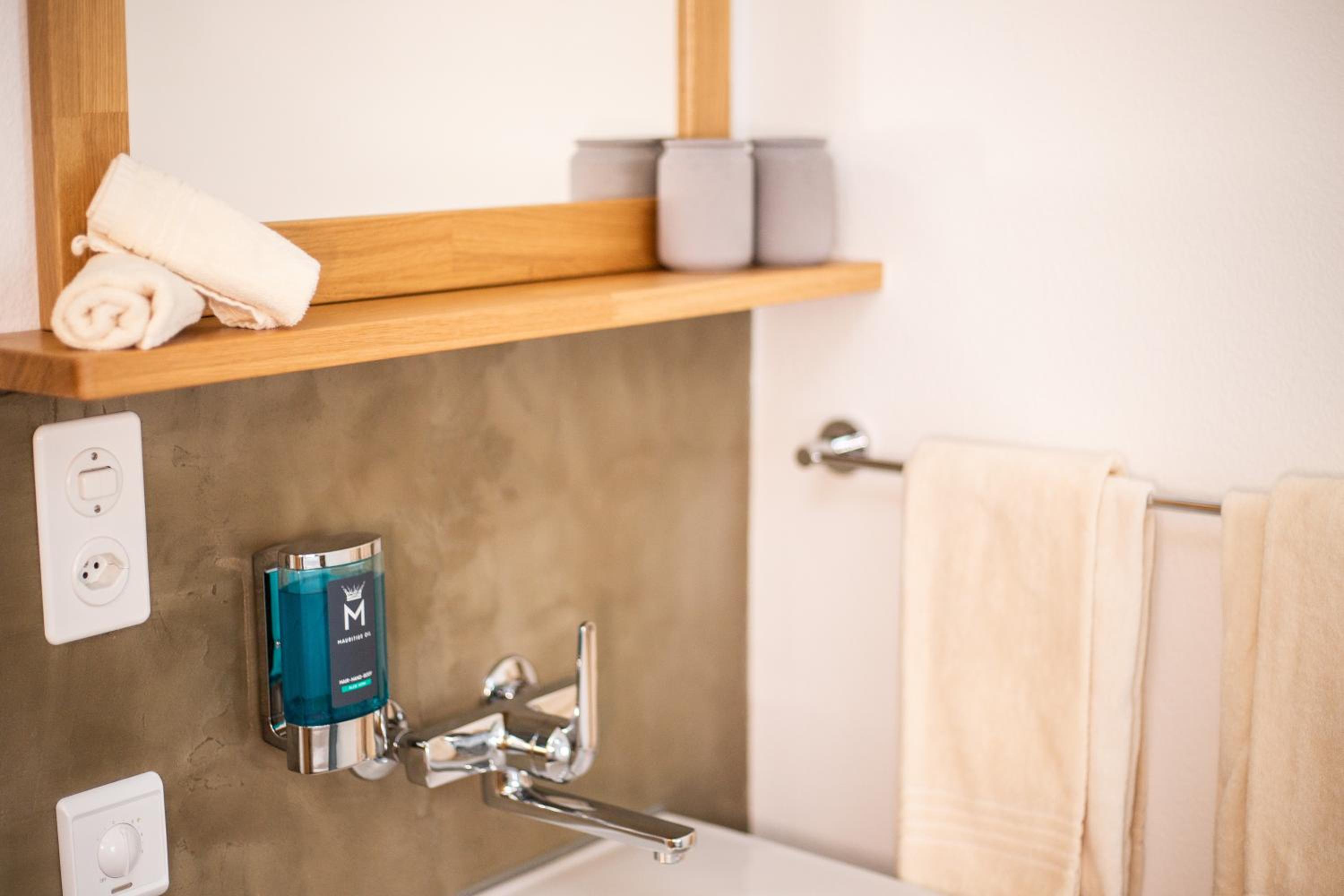 Double Room with Shared Bathroom photo 2