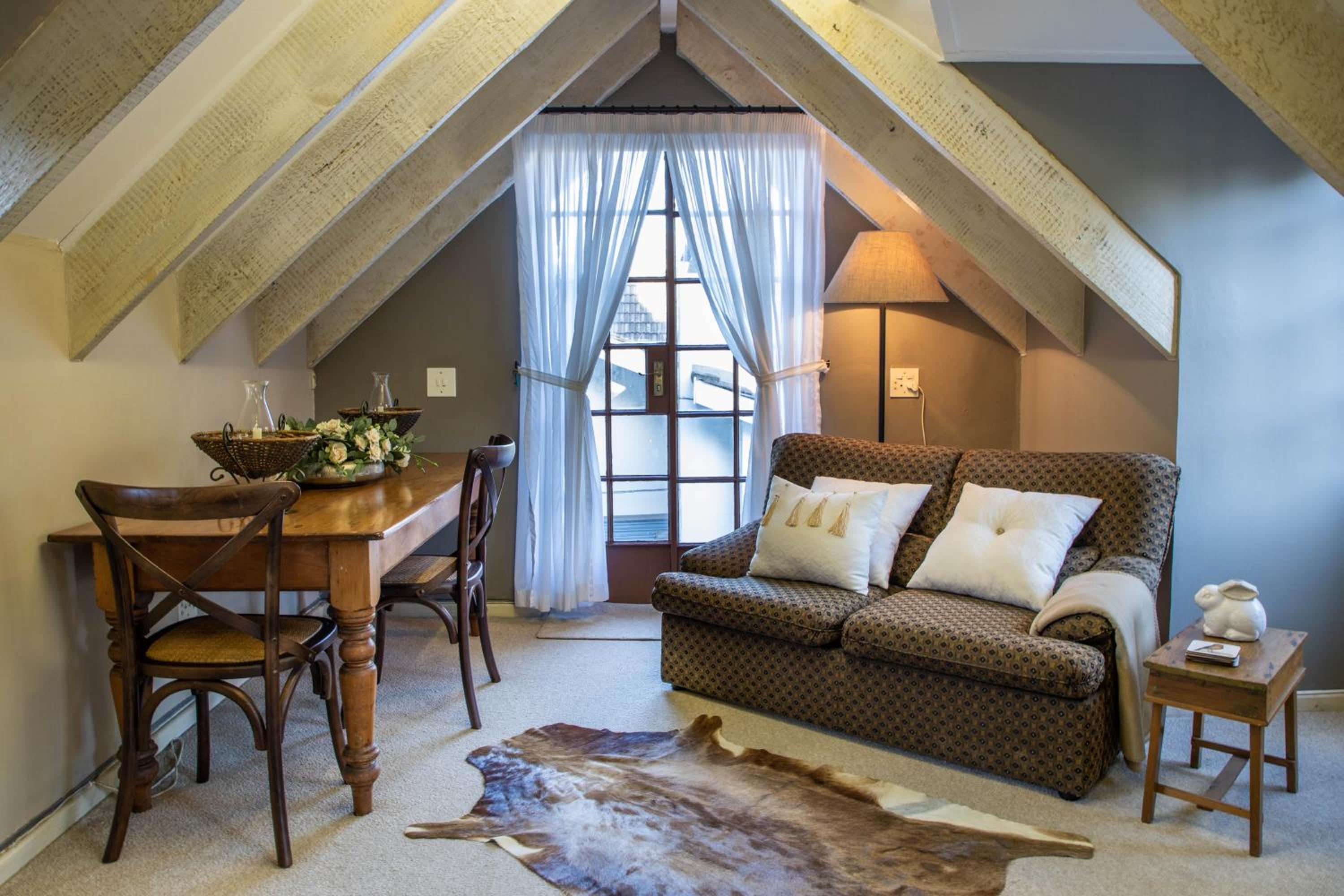 One-Bedroom Suite - Loft - Photo 4