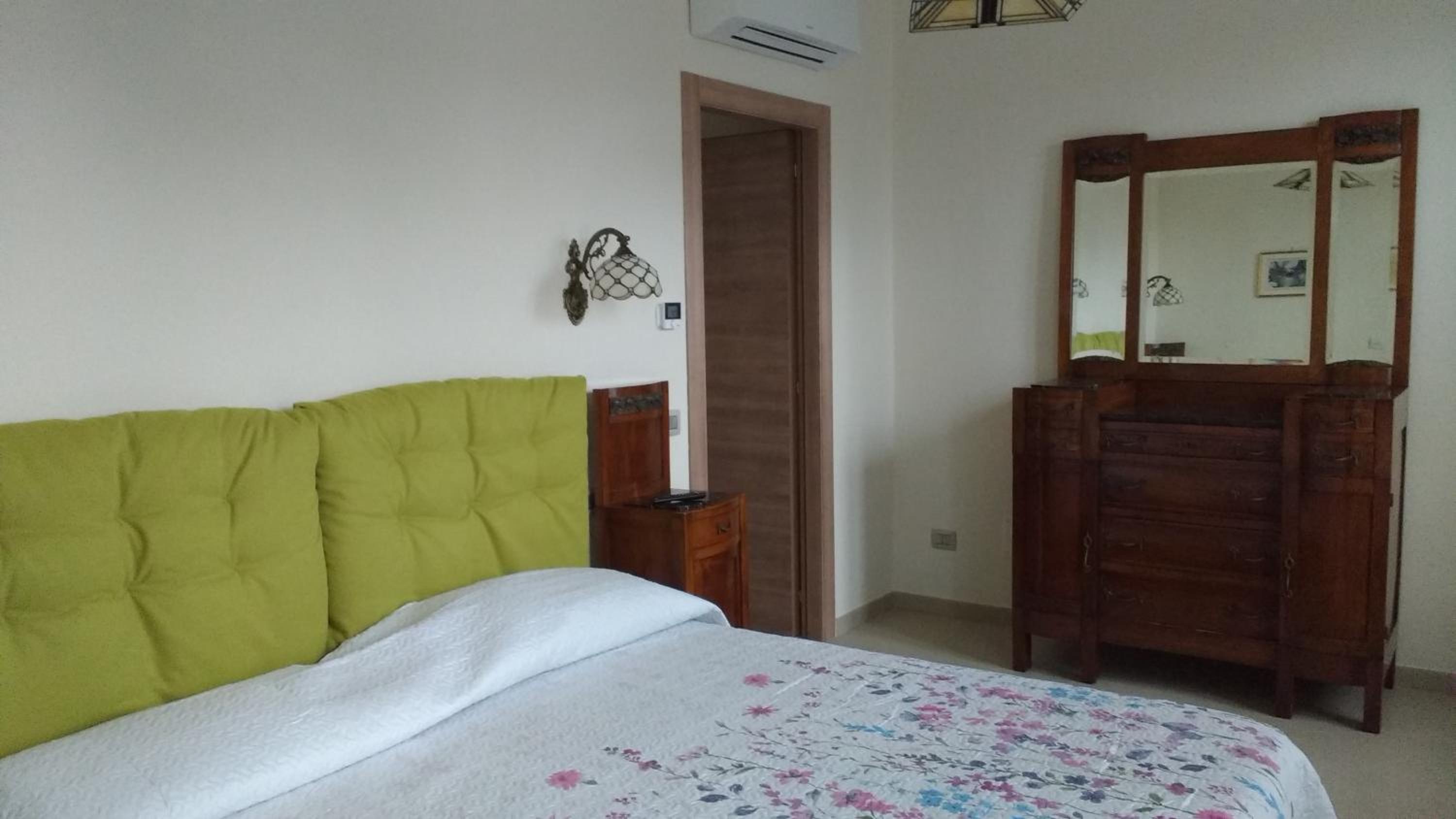 Double Room with Spa Bath - Photo 8