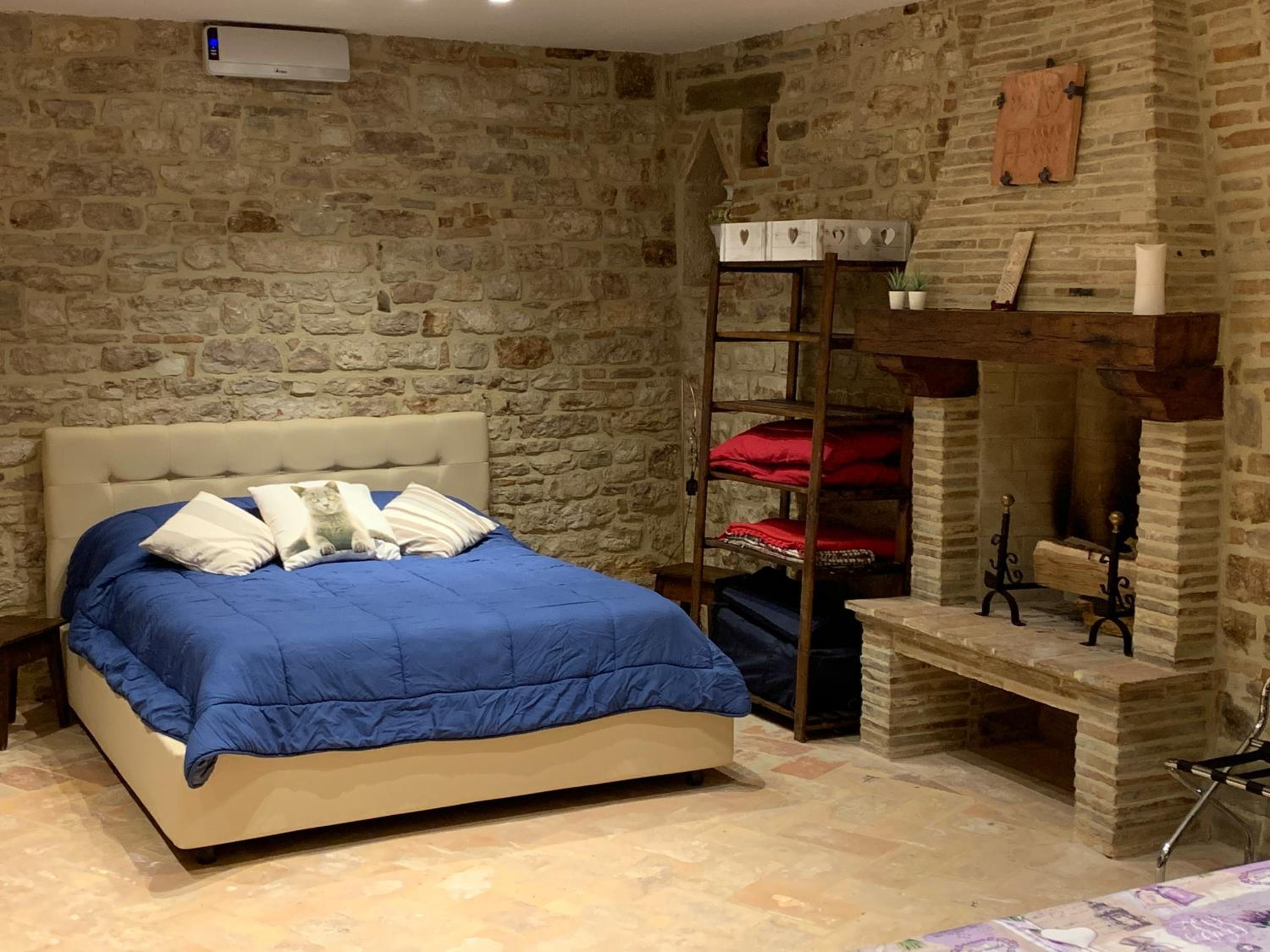 Loft - Photo 1
