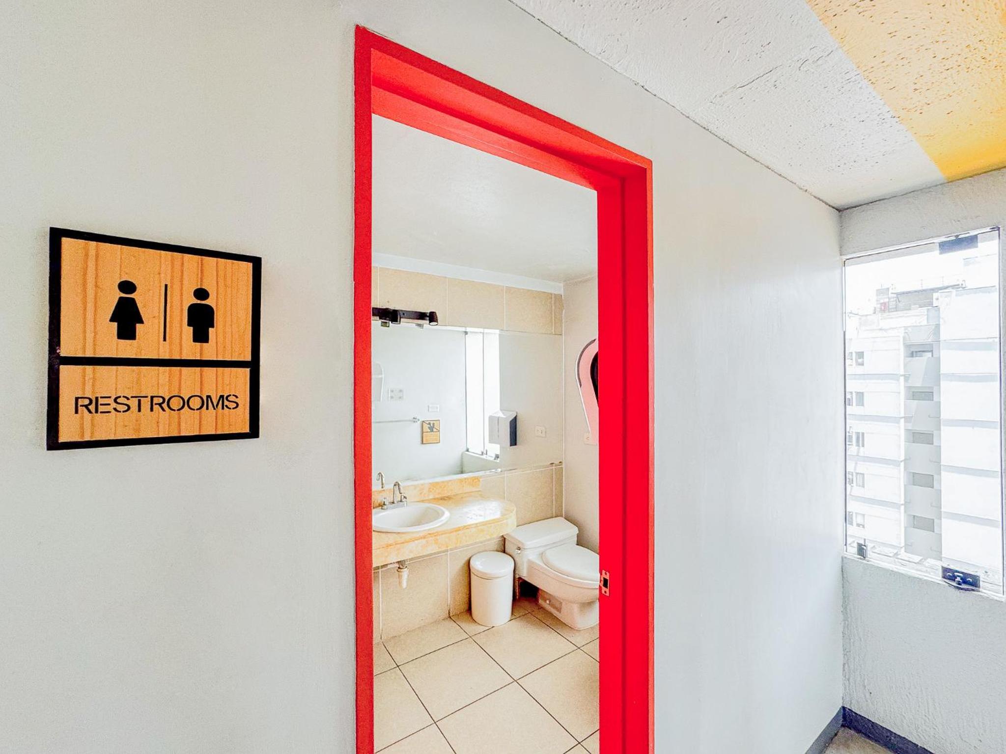 Twin Room with Shared Bathroom photo 1