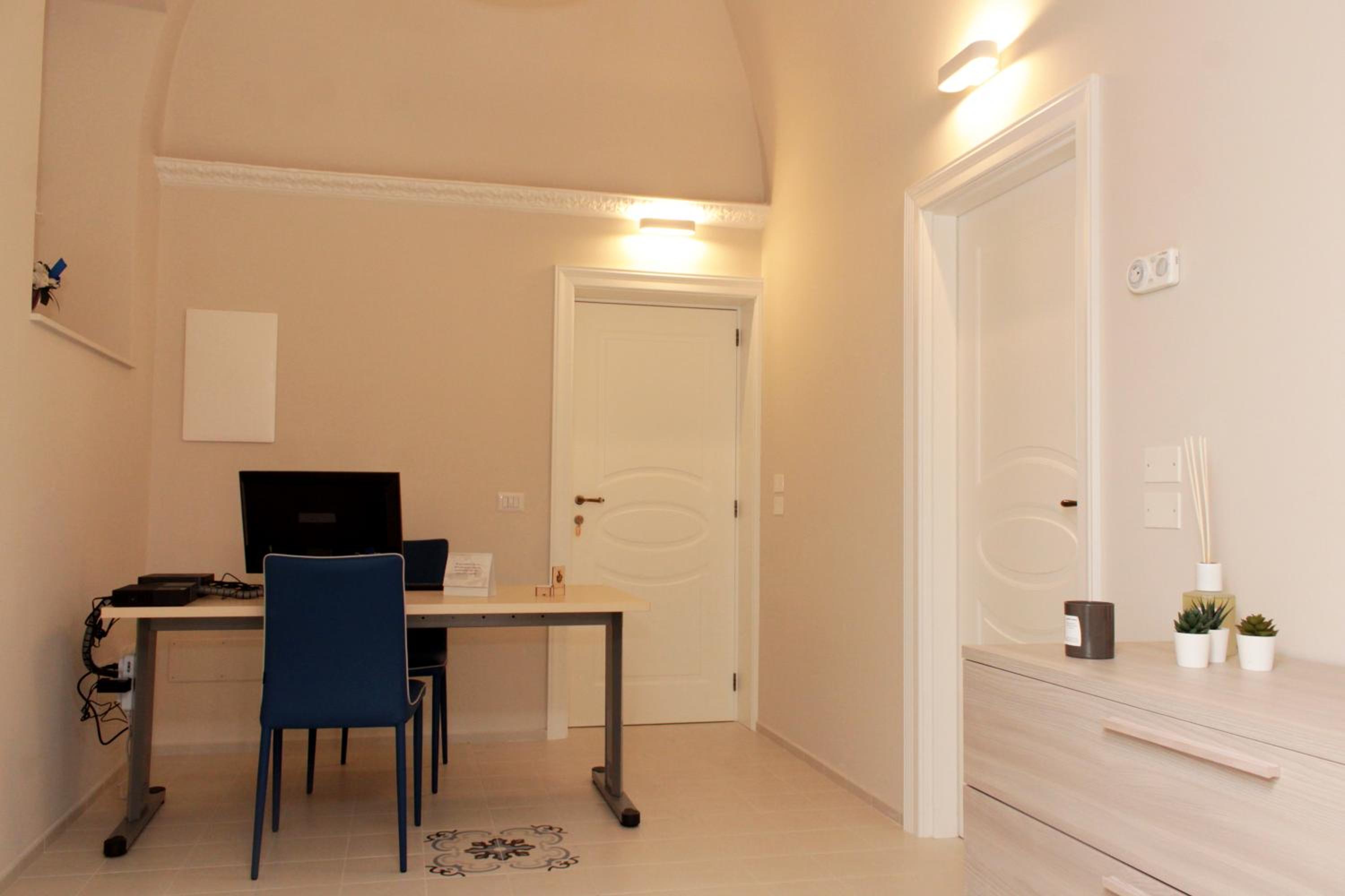 Double or Twin Room with Private Bathroom photo 3
