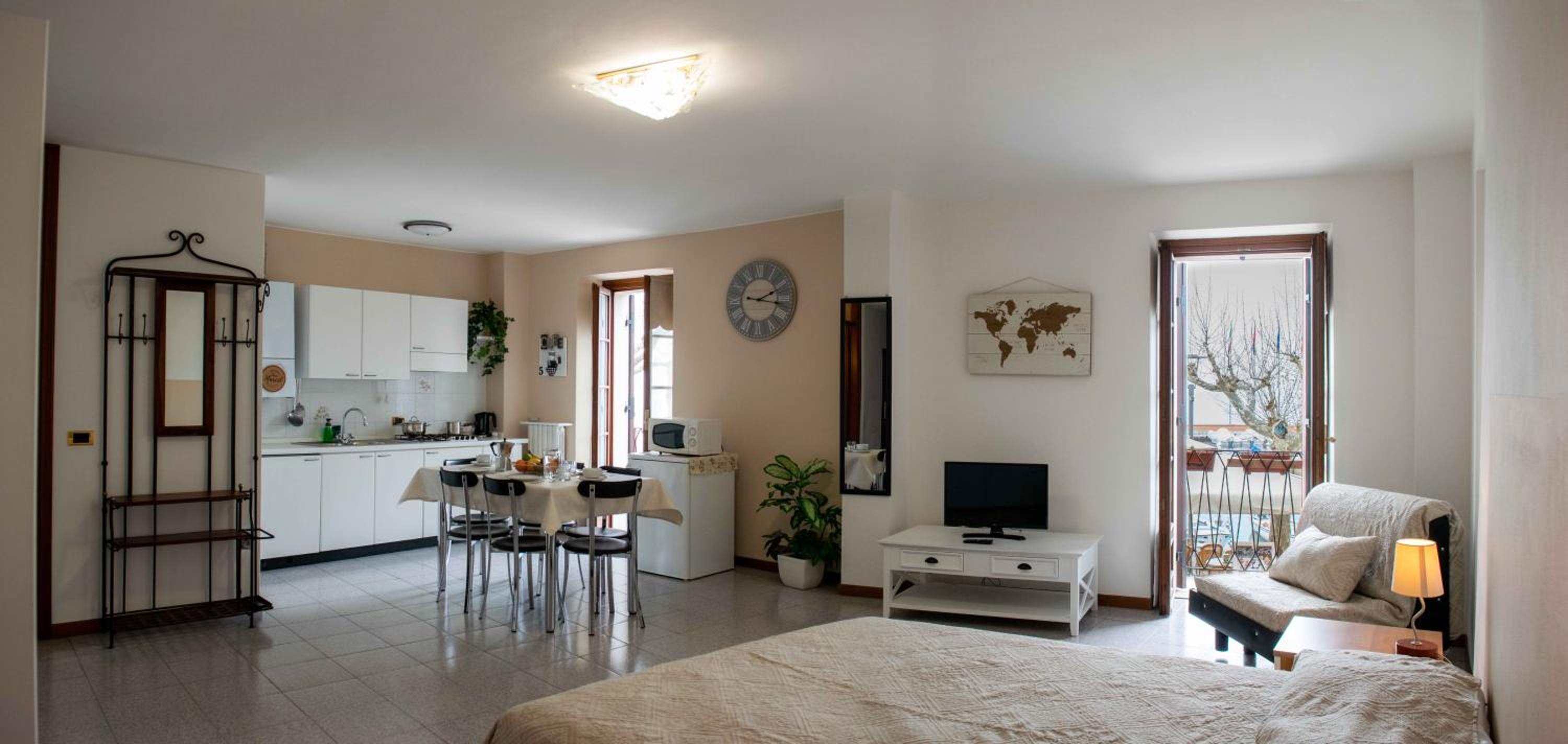Apartment with Balcony photo 1